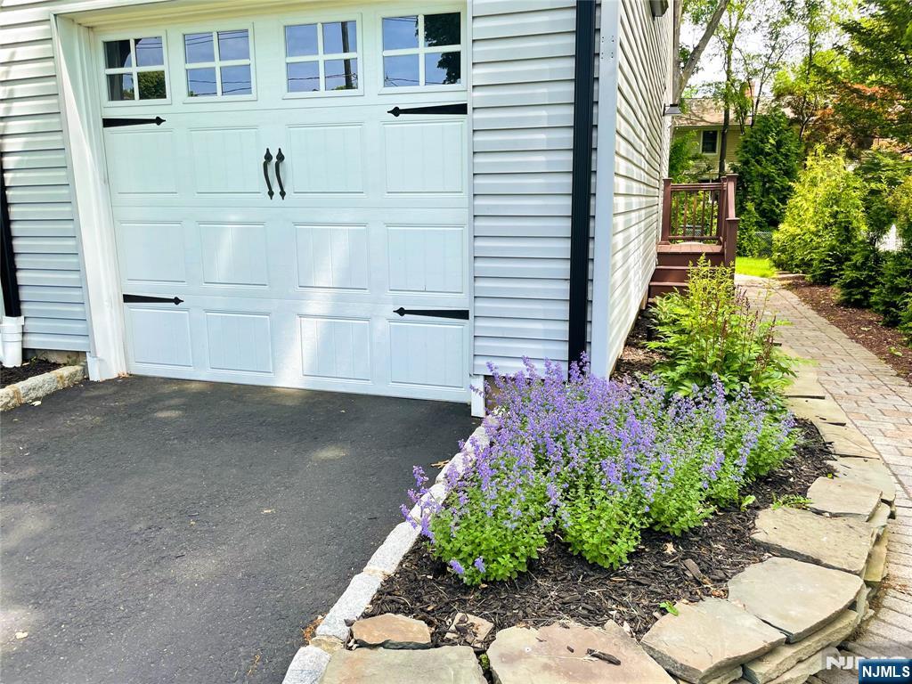 319 Mastin Place