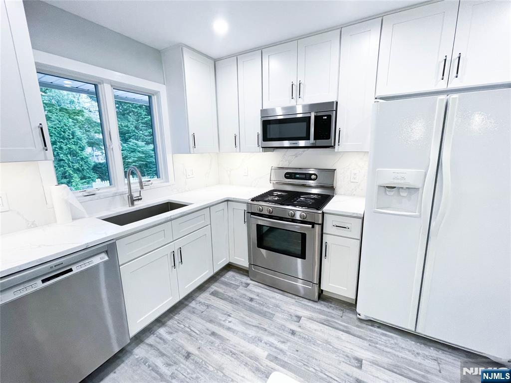 319 Mastin Place