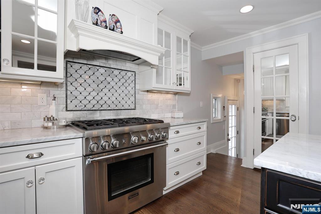 430 Wastena Terrace