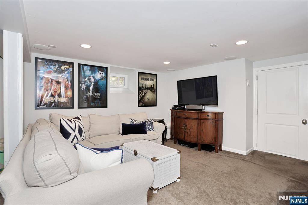 430 Wastena Terrace