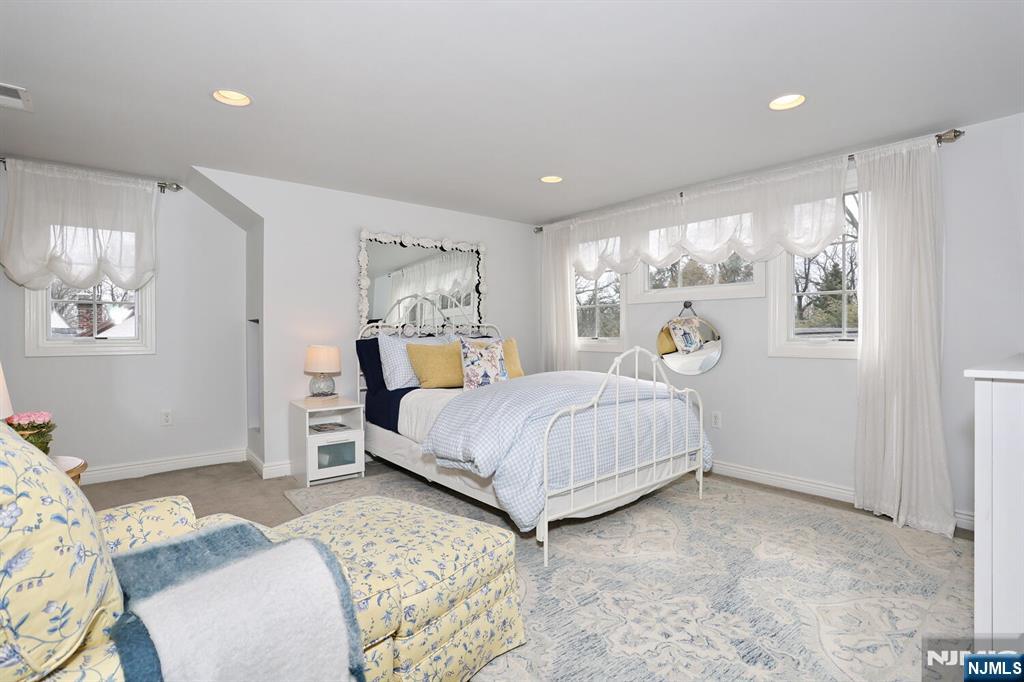 430 Wastena Terrace