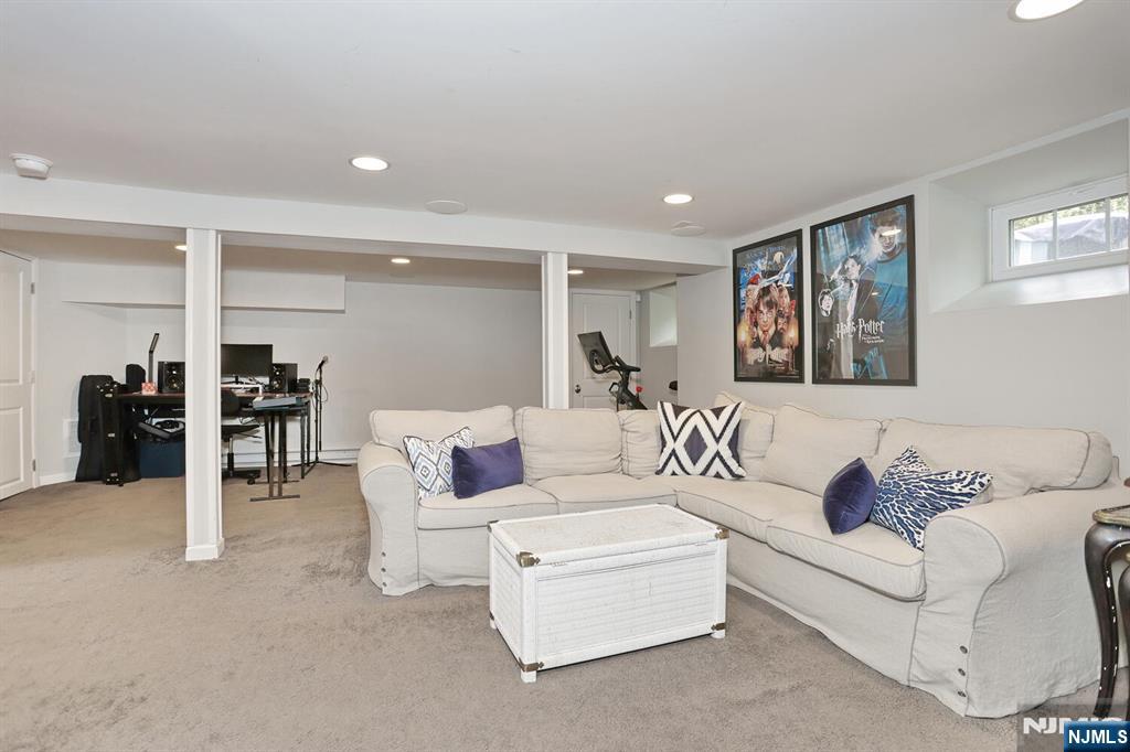 430 Wastena Terrace