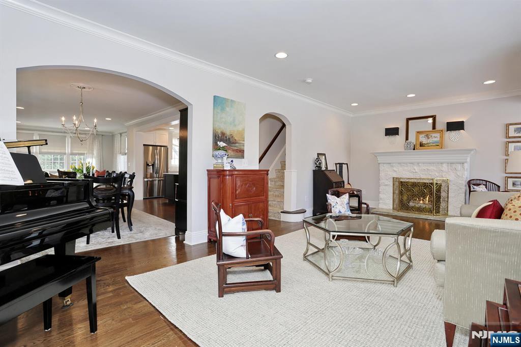 430 Wastena Terrace