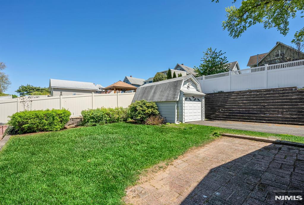 247 Fern Avenue 1