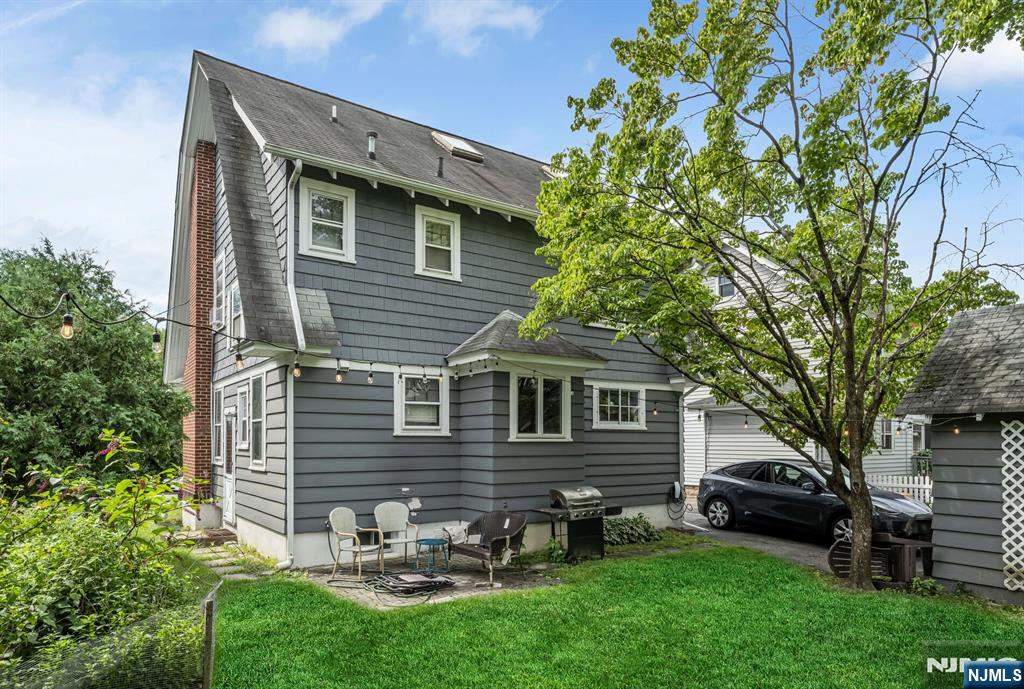 19 Christopher Place