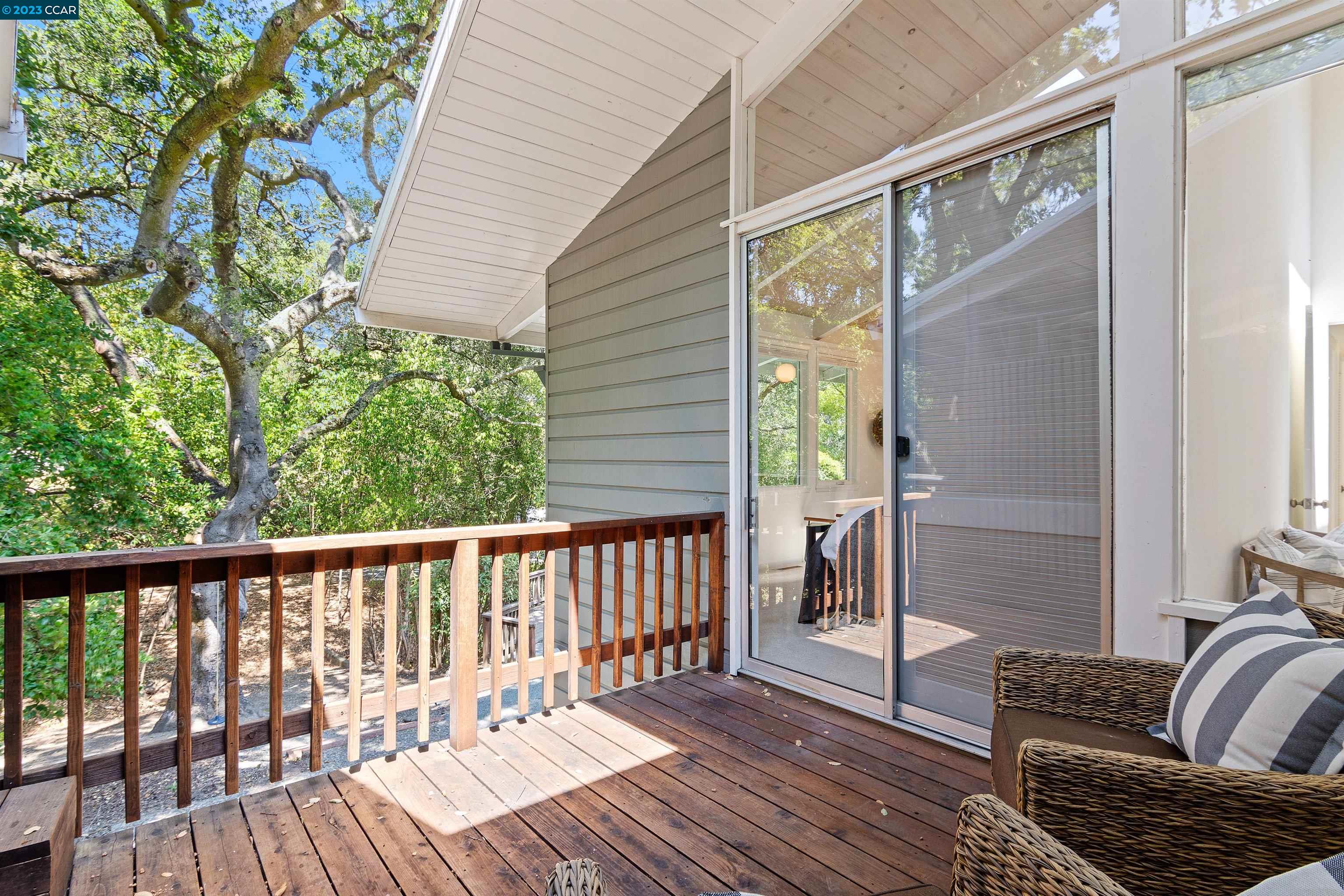 14 White Oak Dr