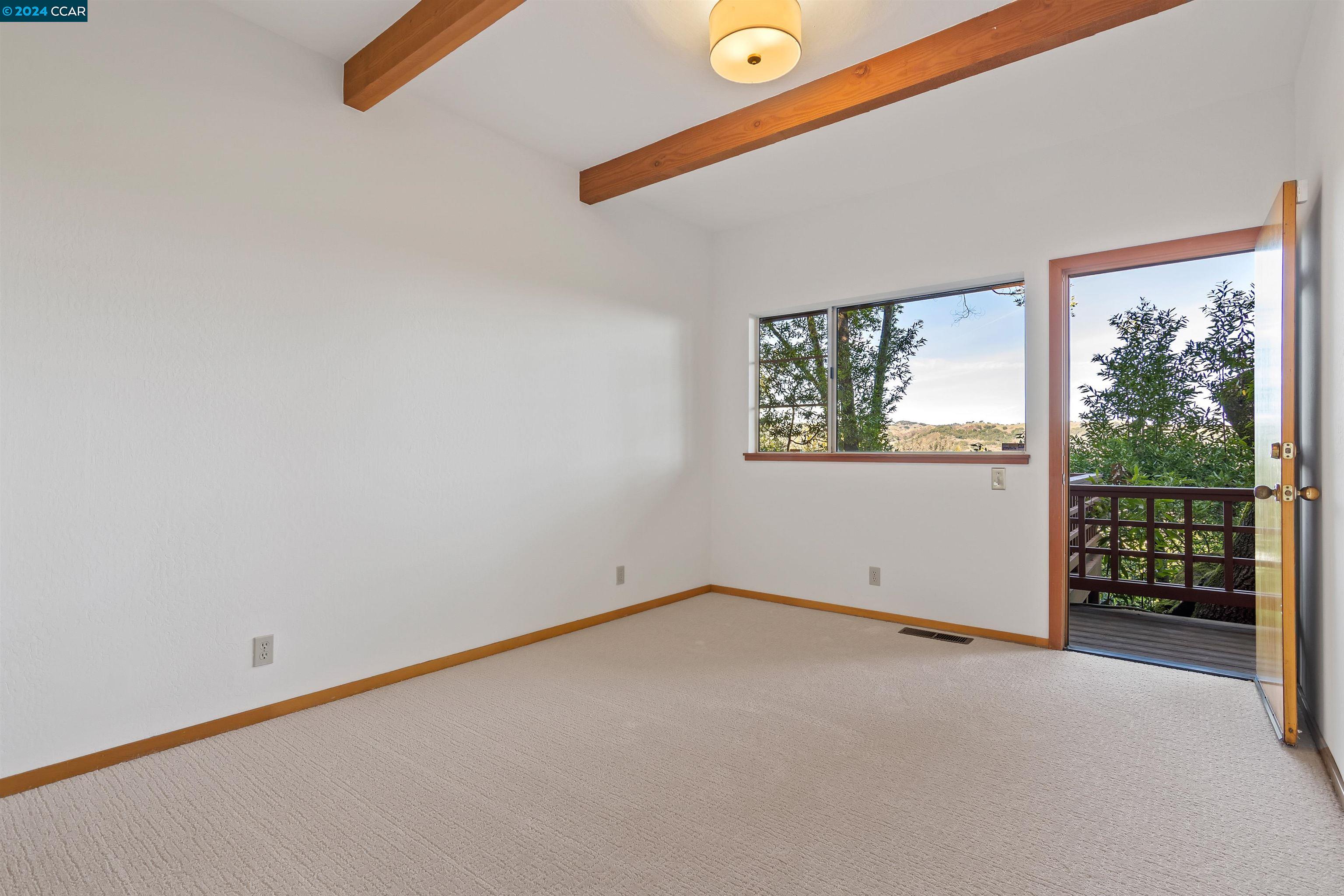 8 Mountain View Ln