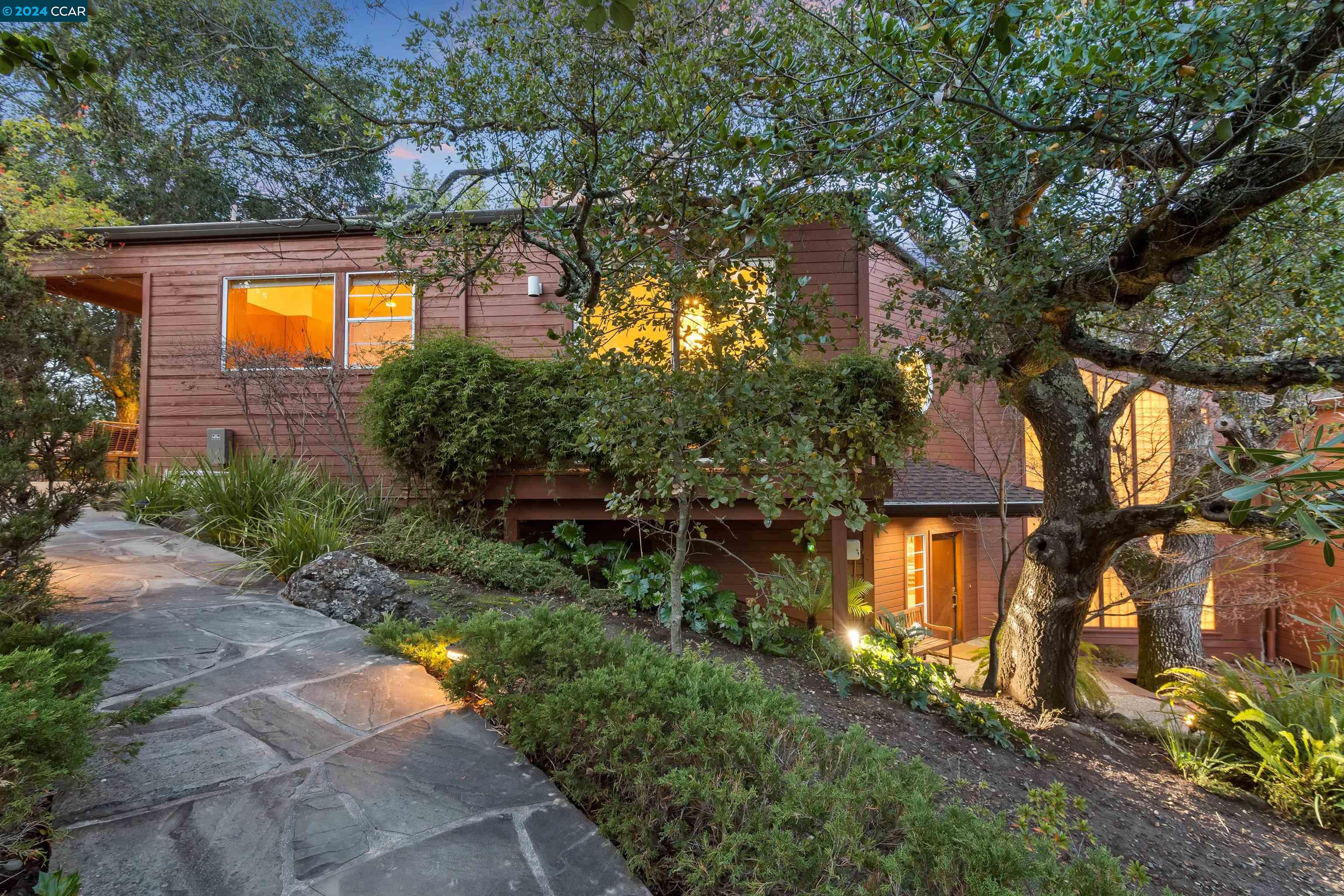 8 Mountain View Ln