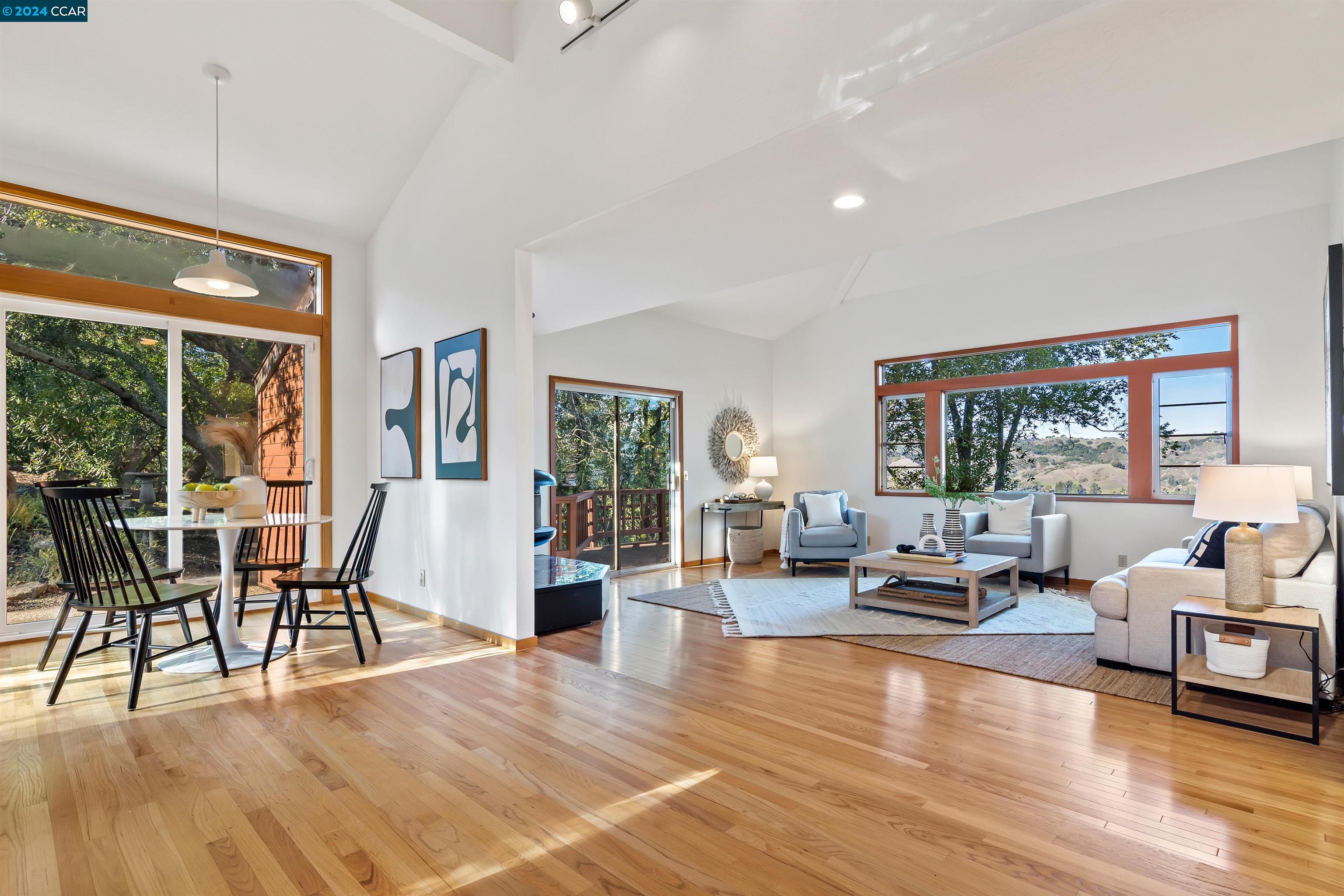 8 Mountain View Ln