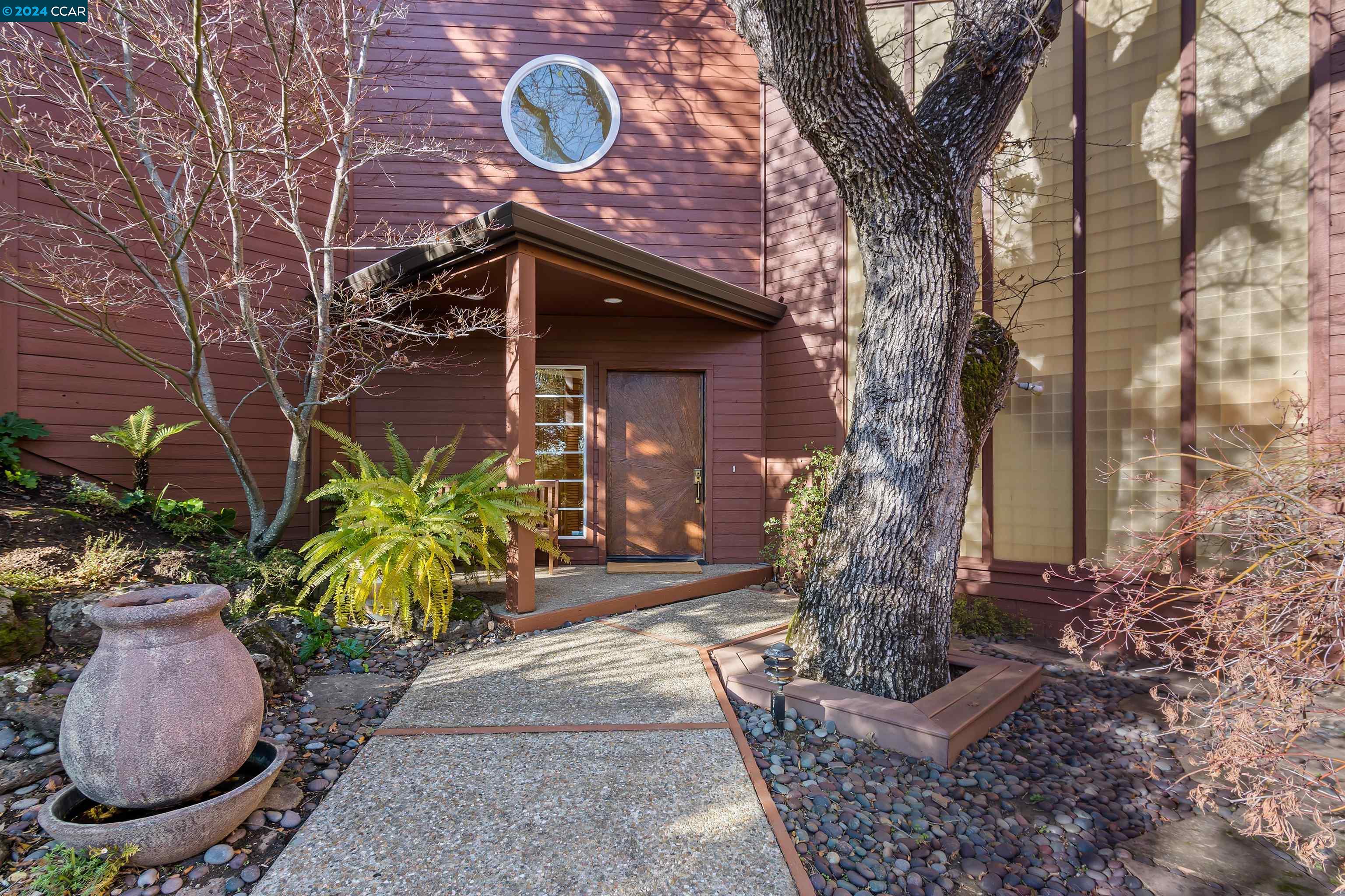 8 Mountain View Ln
