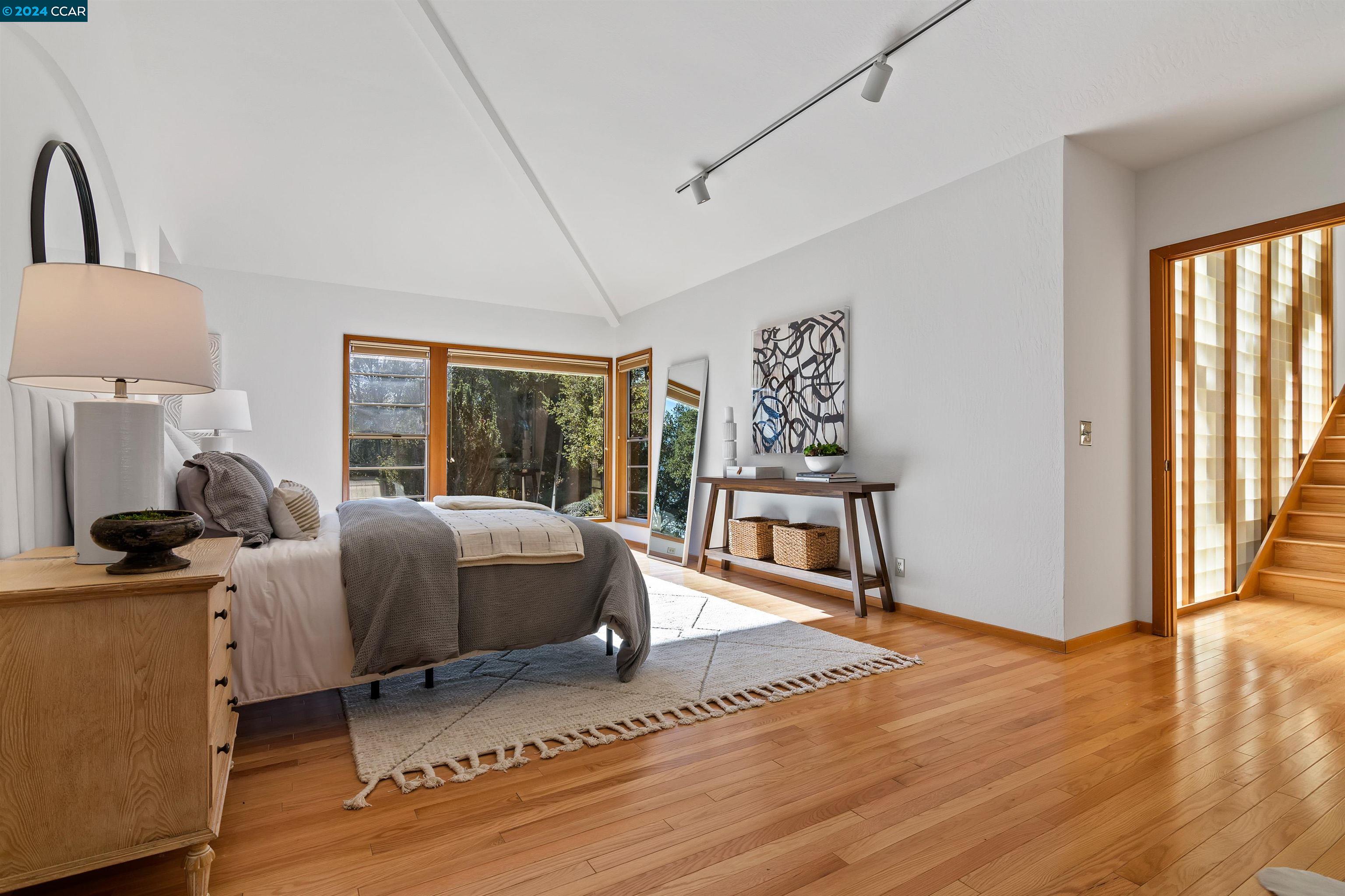 8 Mountain View Ln