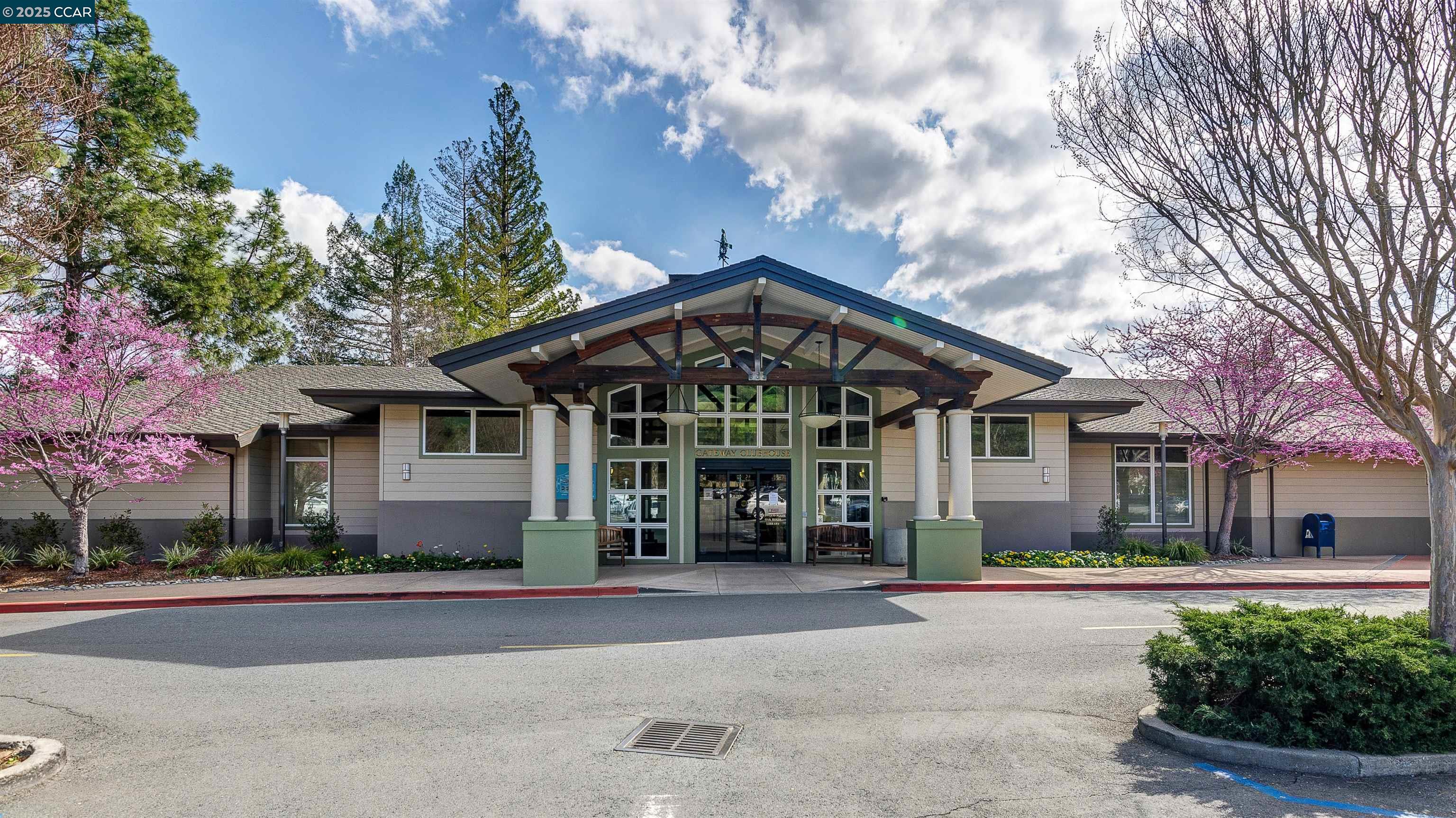 3300 Tice Creek Dr # 8
