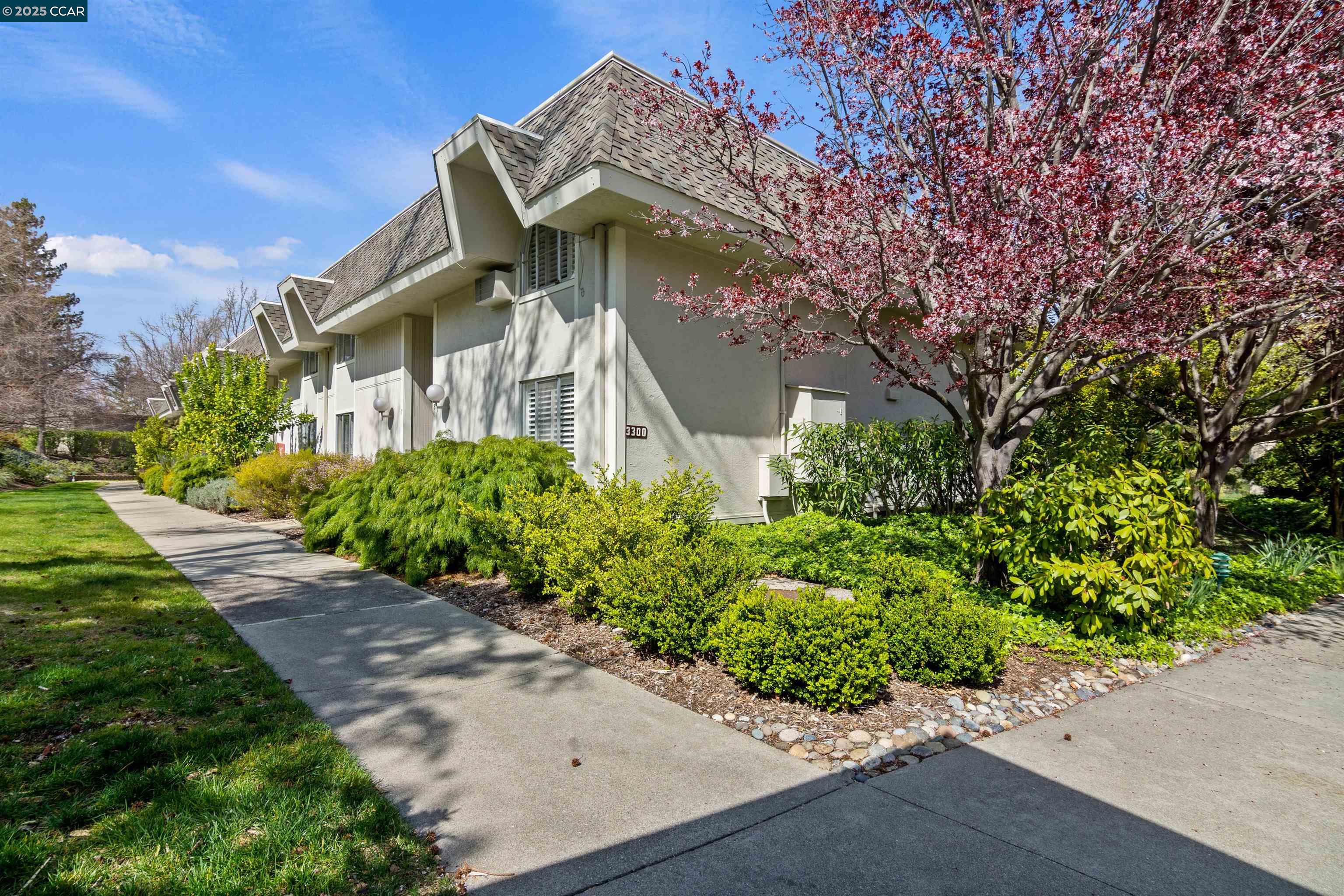 3300 Tice Creek Dr # 8