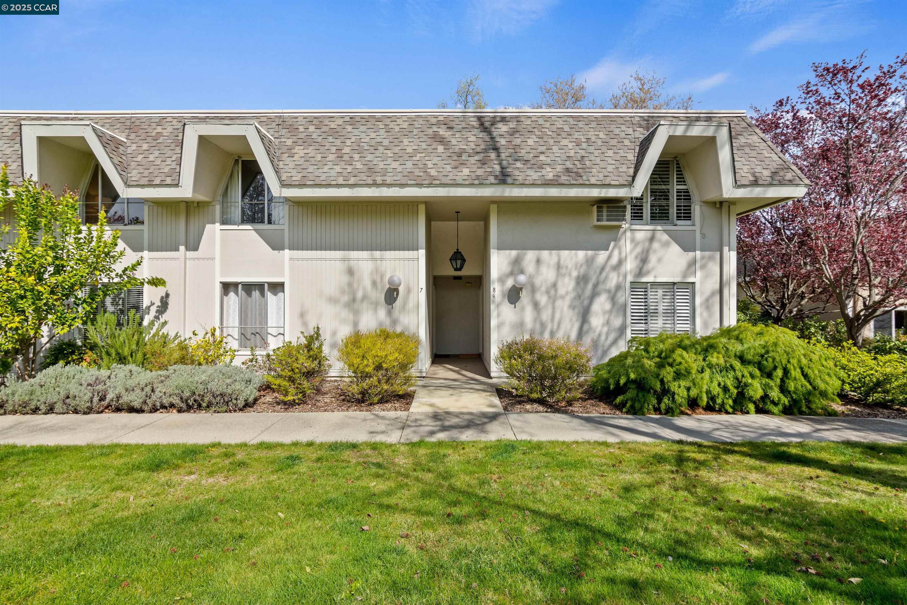 3300 Tice Creek Dr # 8