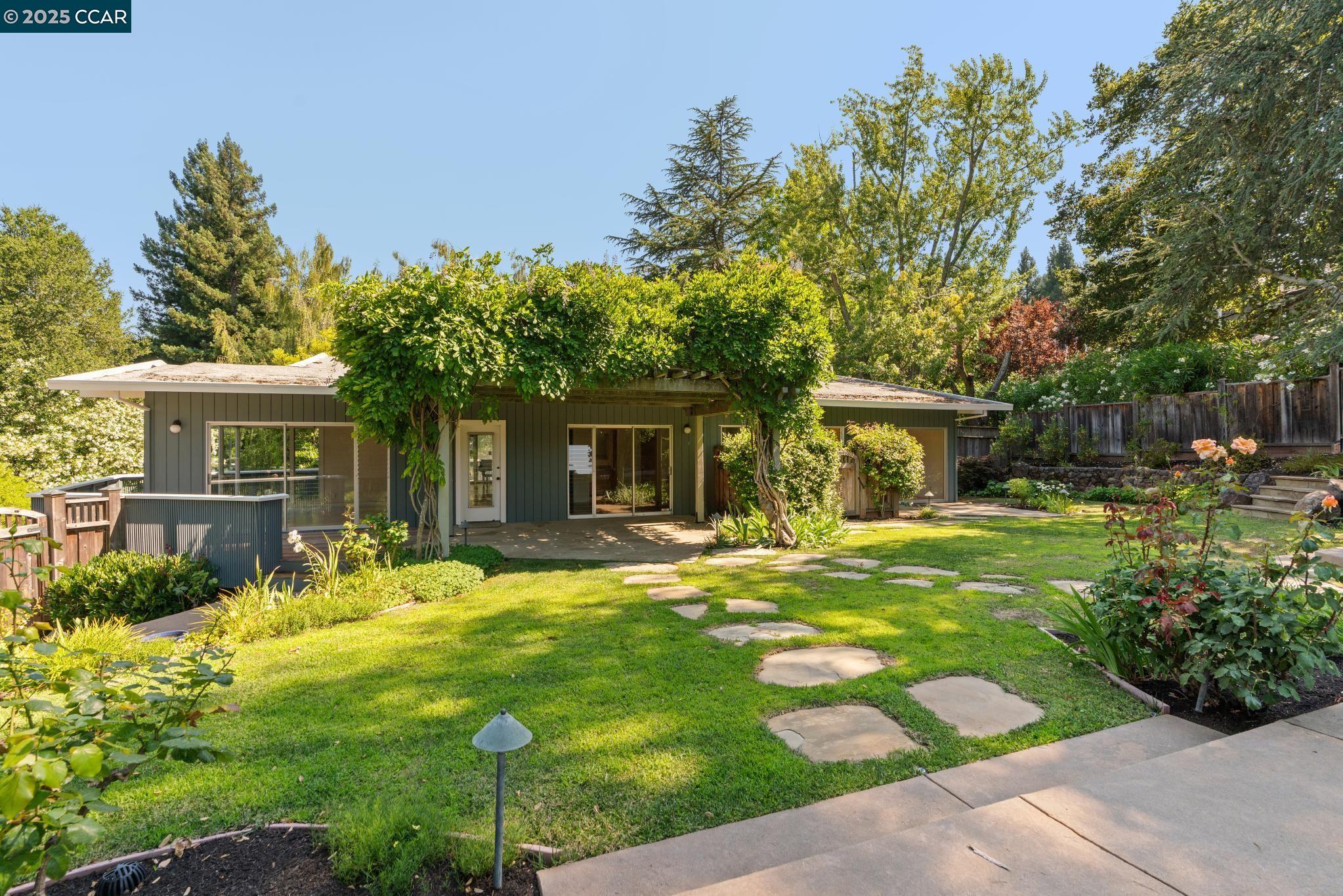 3806 Palo Alto Dr