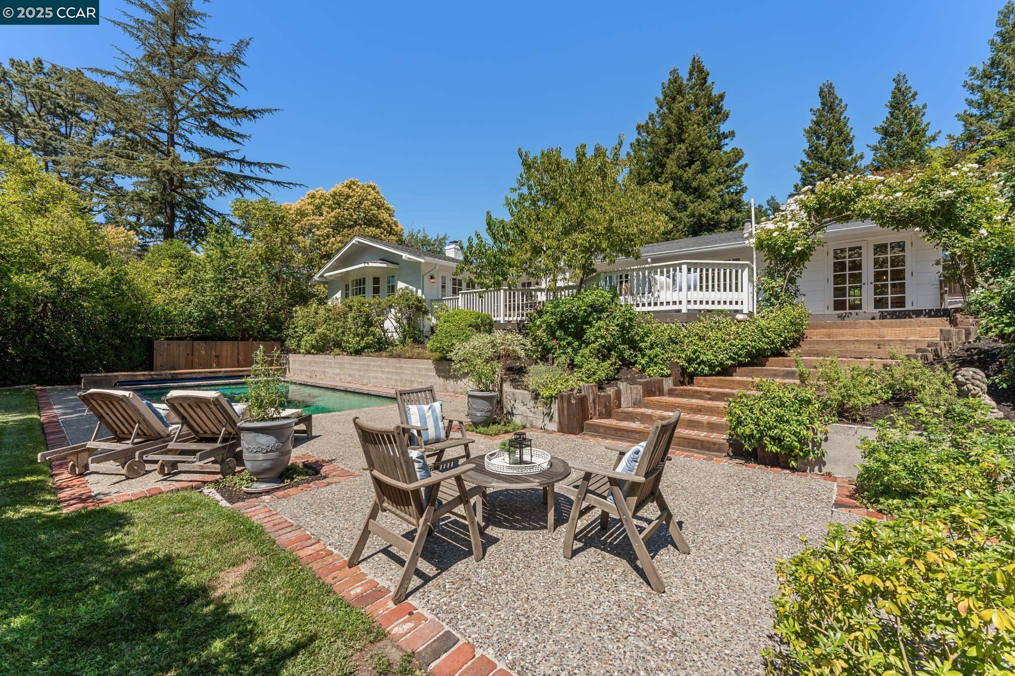 645 Los Palos Dr