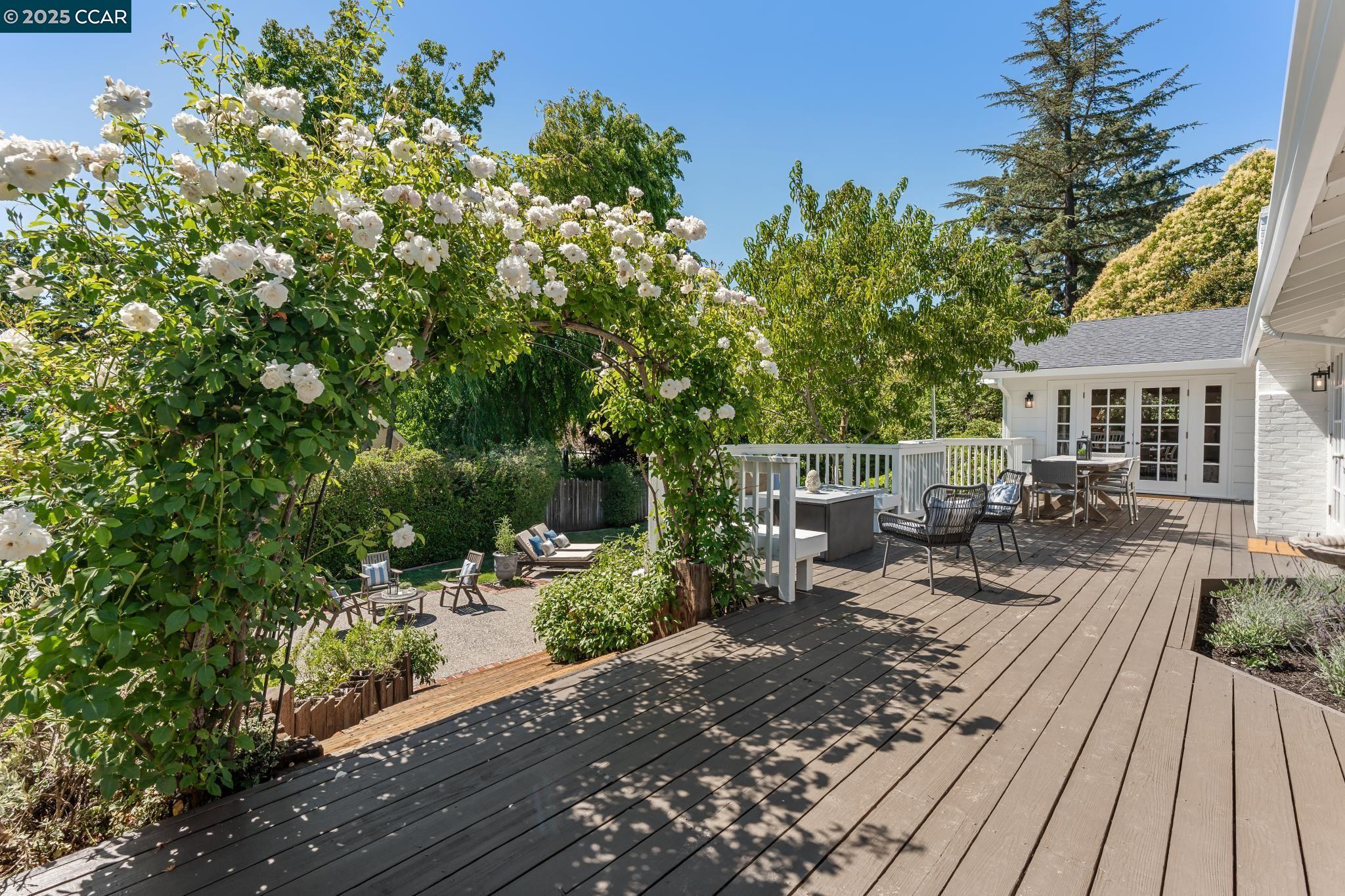 645 Los Palos Dr
