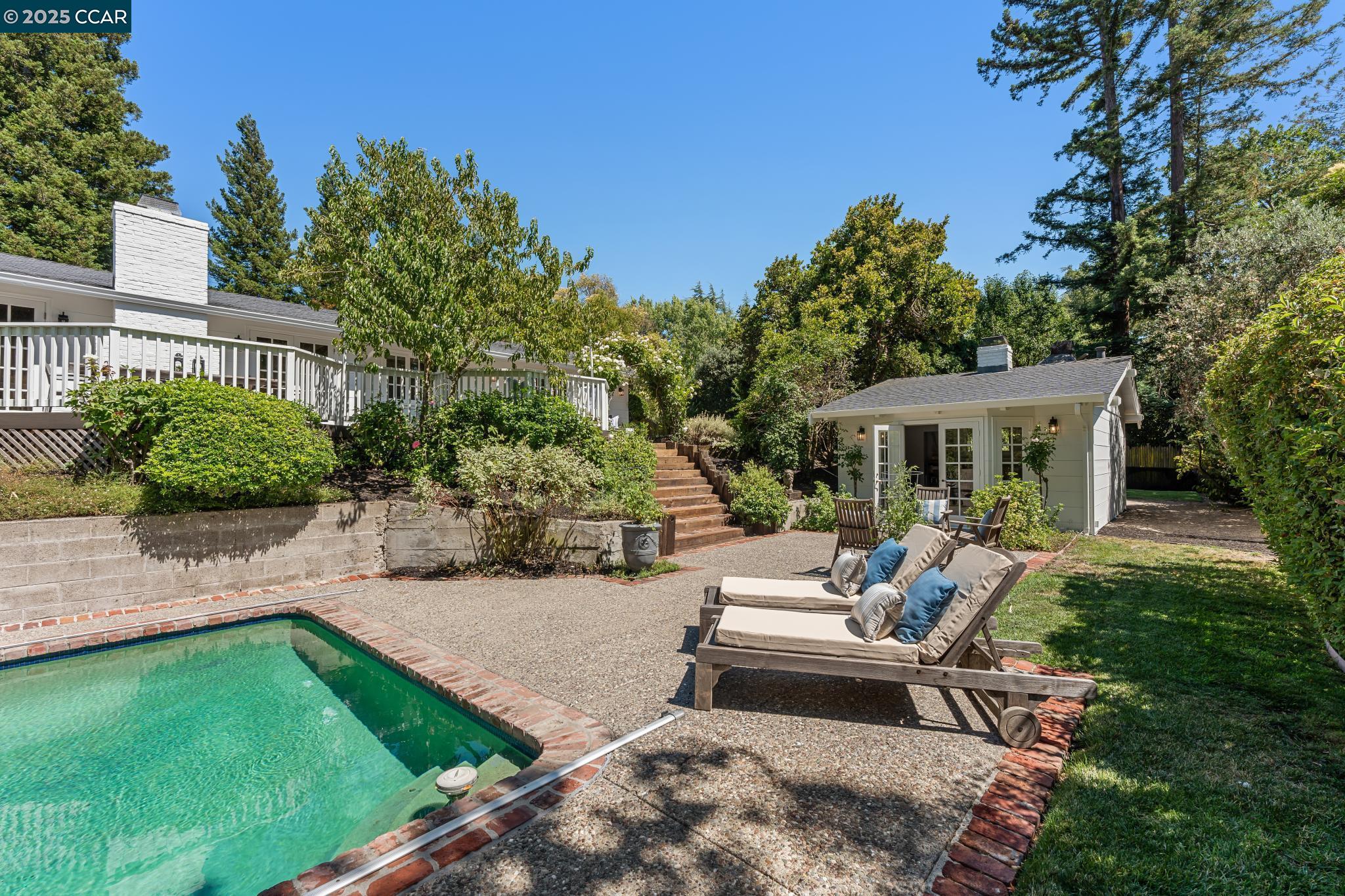 645 Los Palos Dr