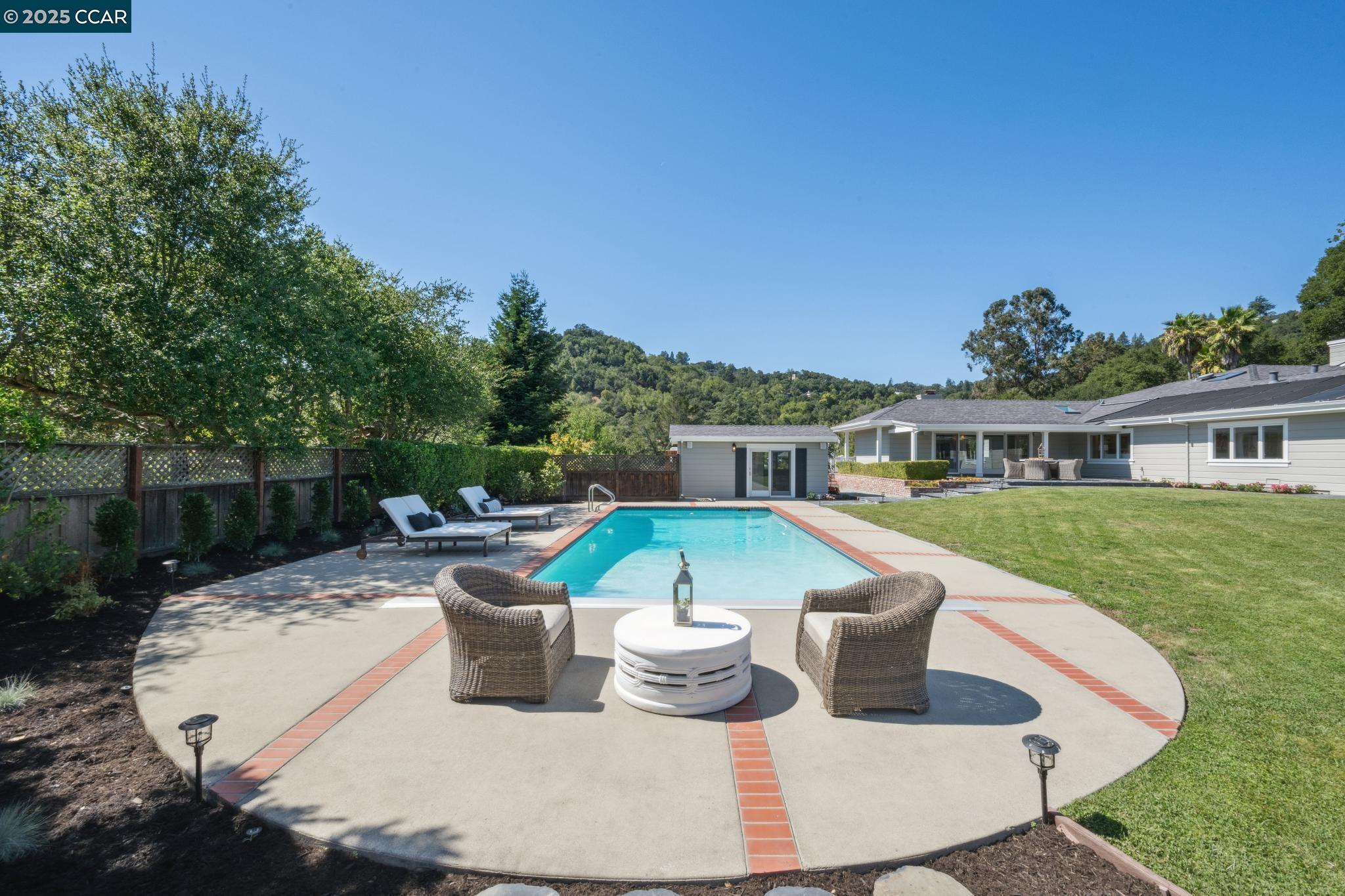1133 Estates Dr