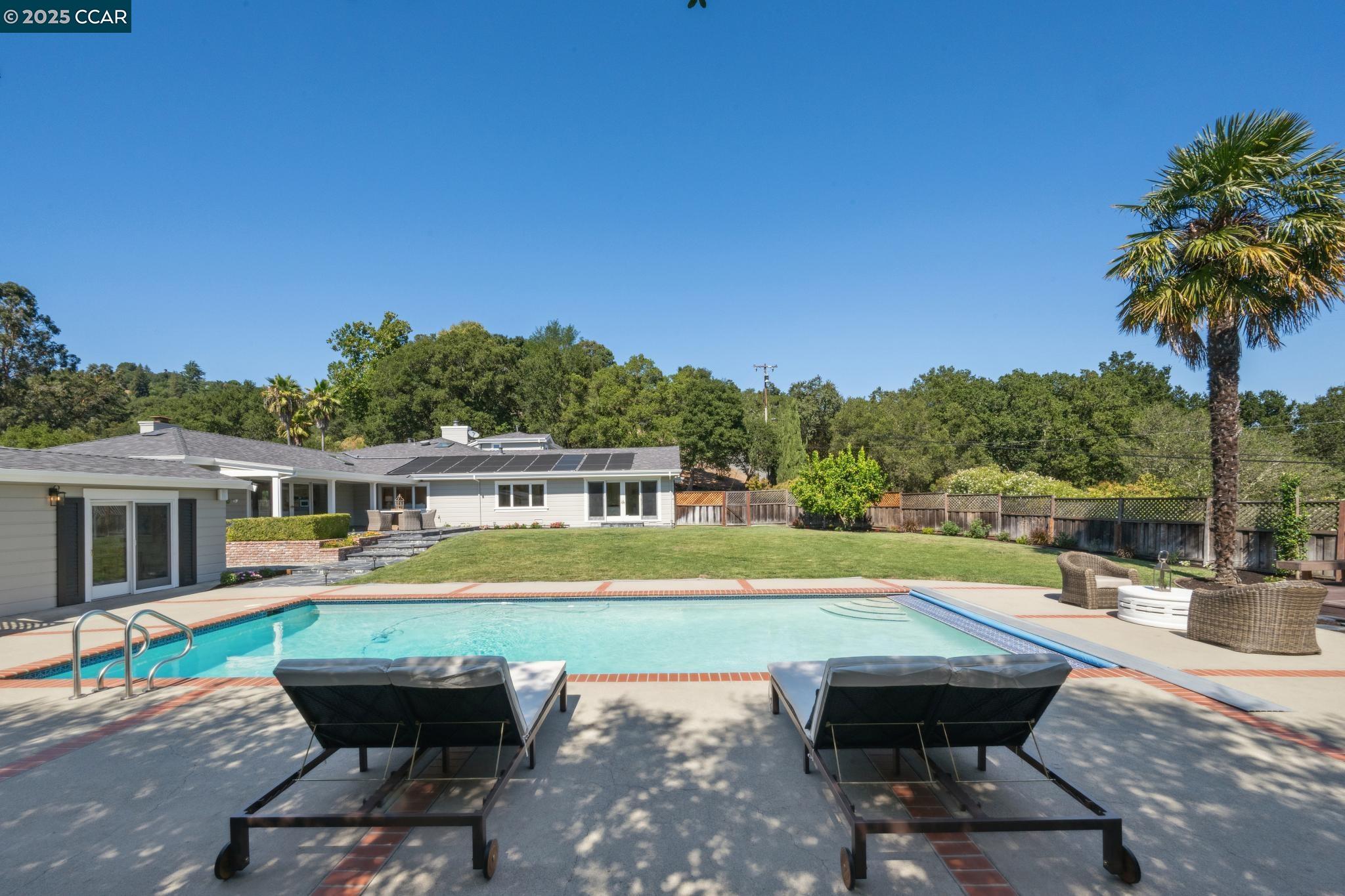 1133 Estates Dr