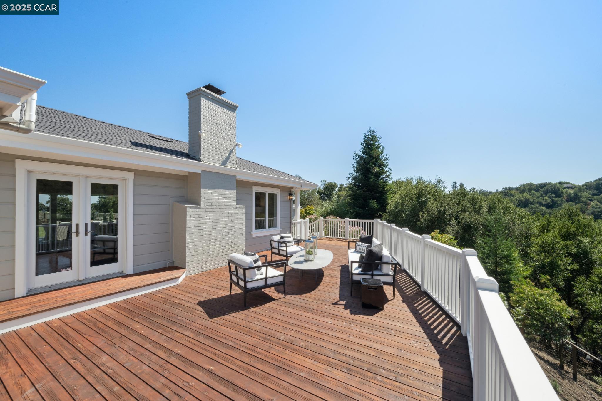 1133 Estates Dr