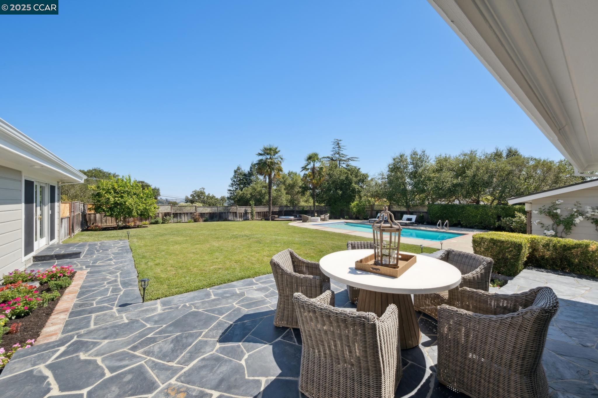 1133 Estates Dr