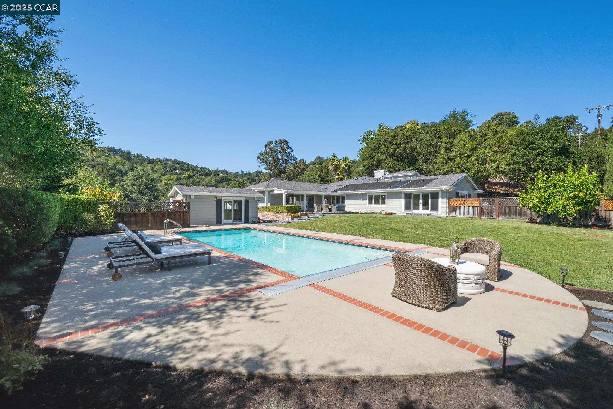 1133 Estates Dr