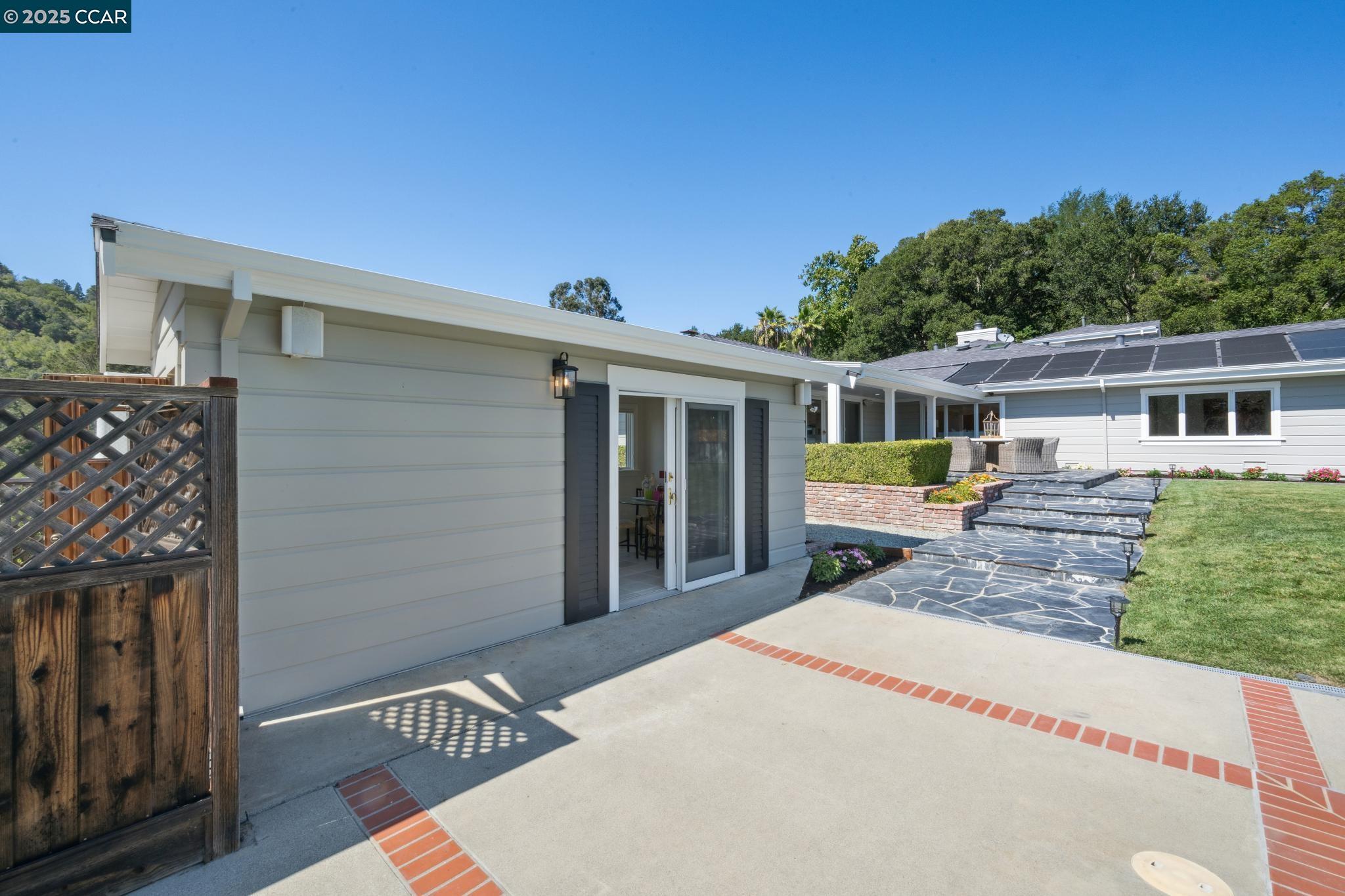 1133 Estates Dr