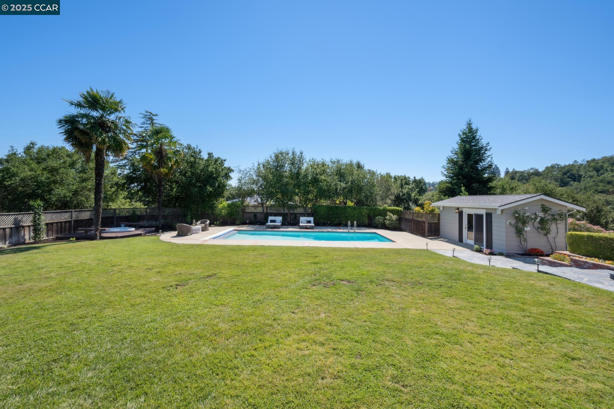 1133 Estates Dr