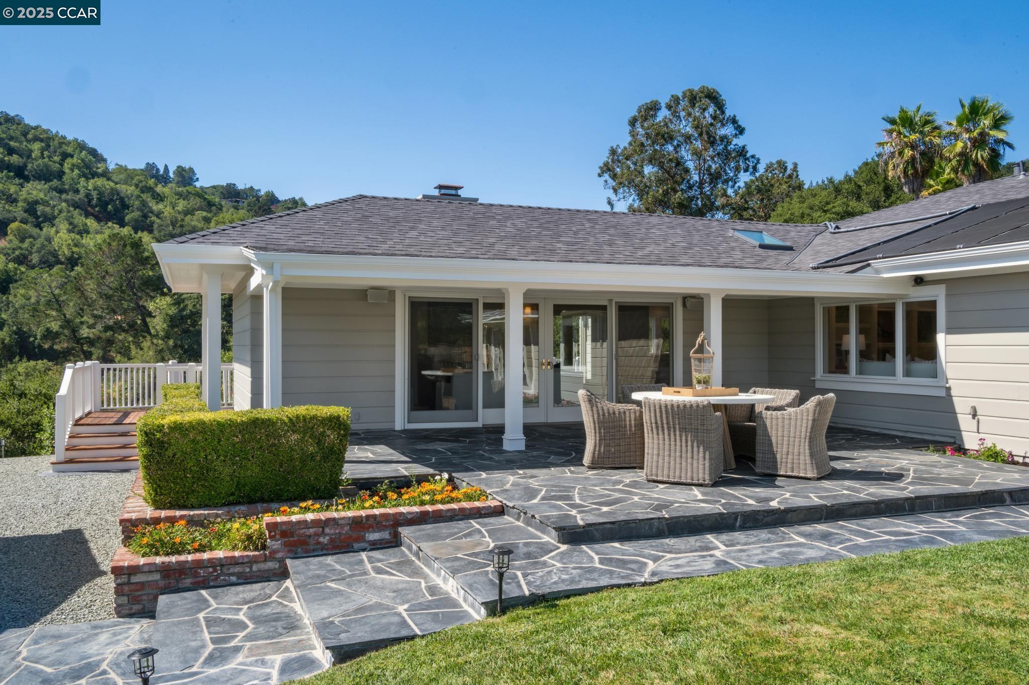 1133 Estates Dr
