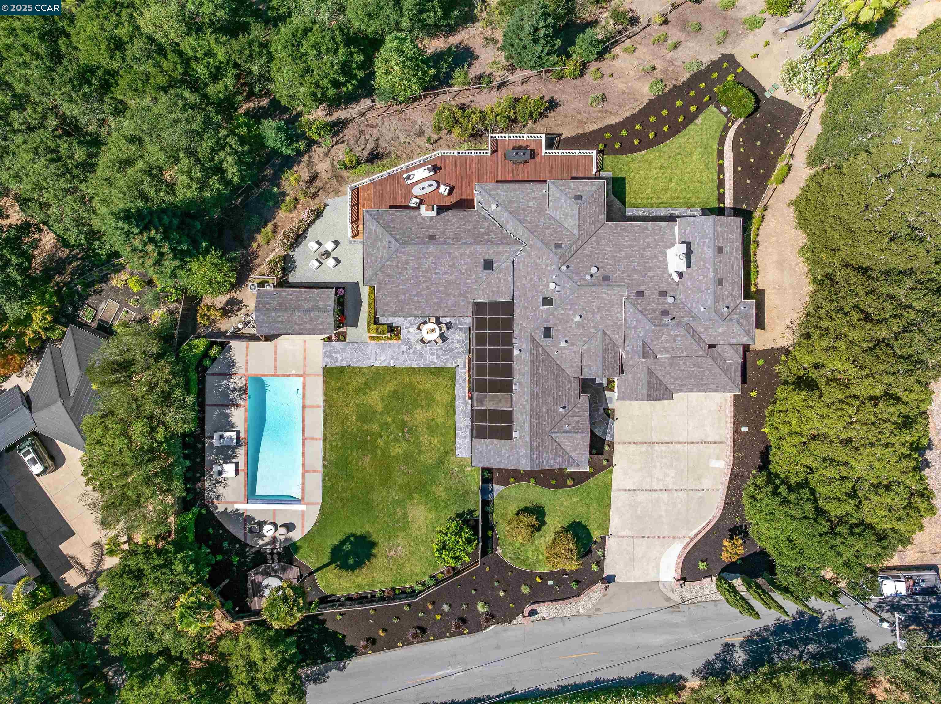 1133 Estates Dr