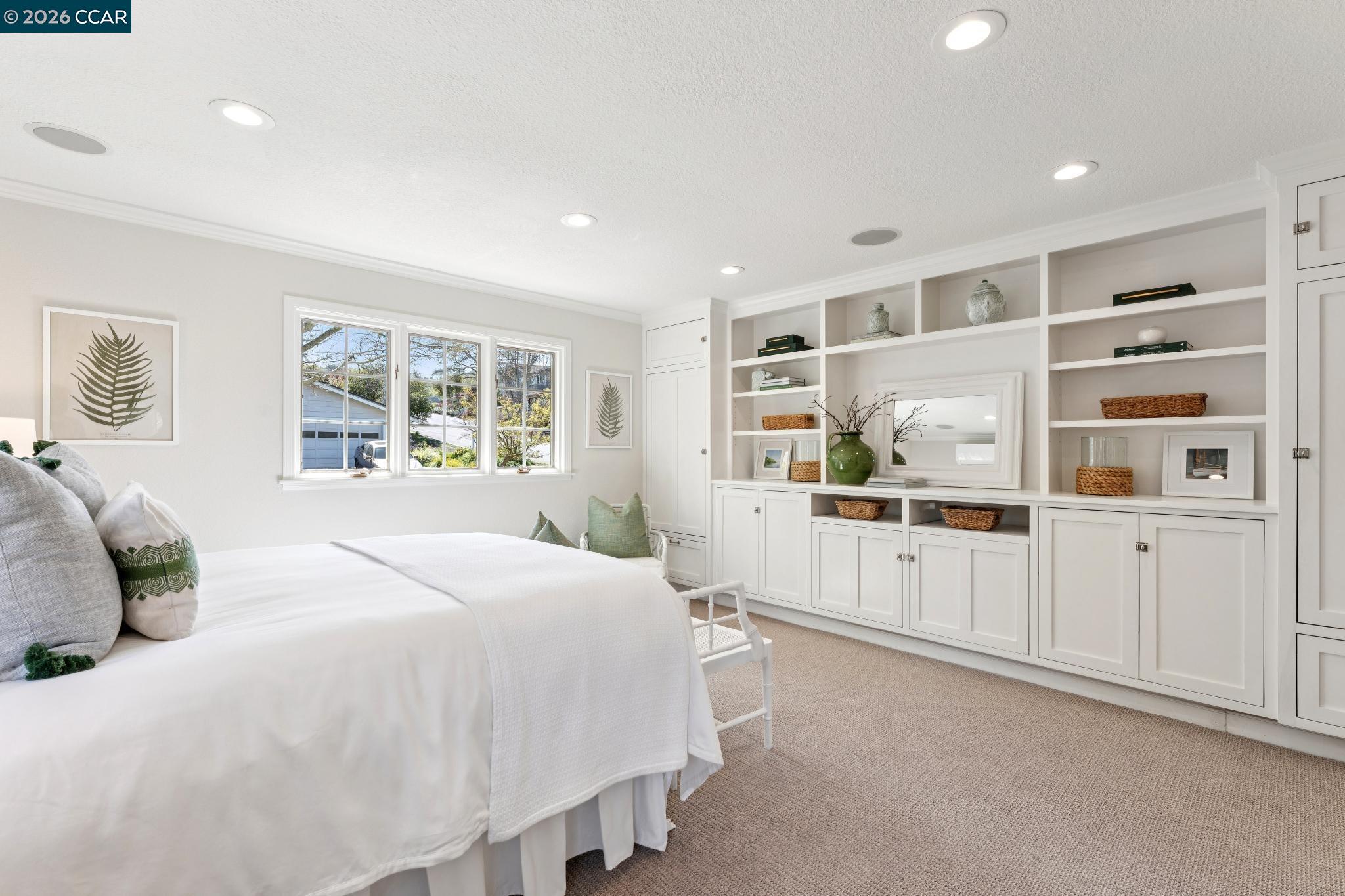19 Eastwood Dr