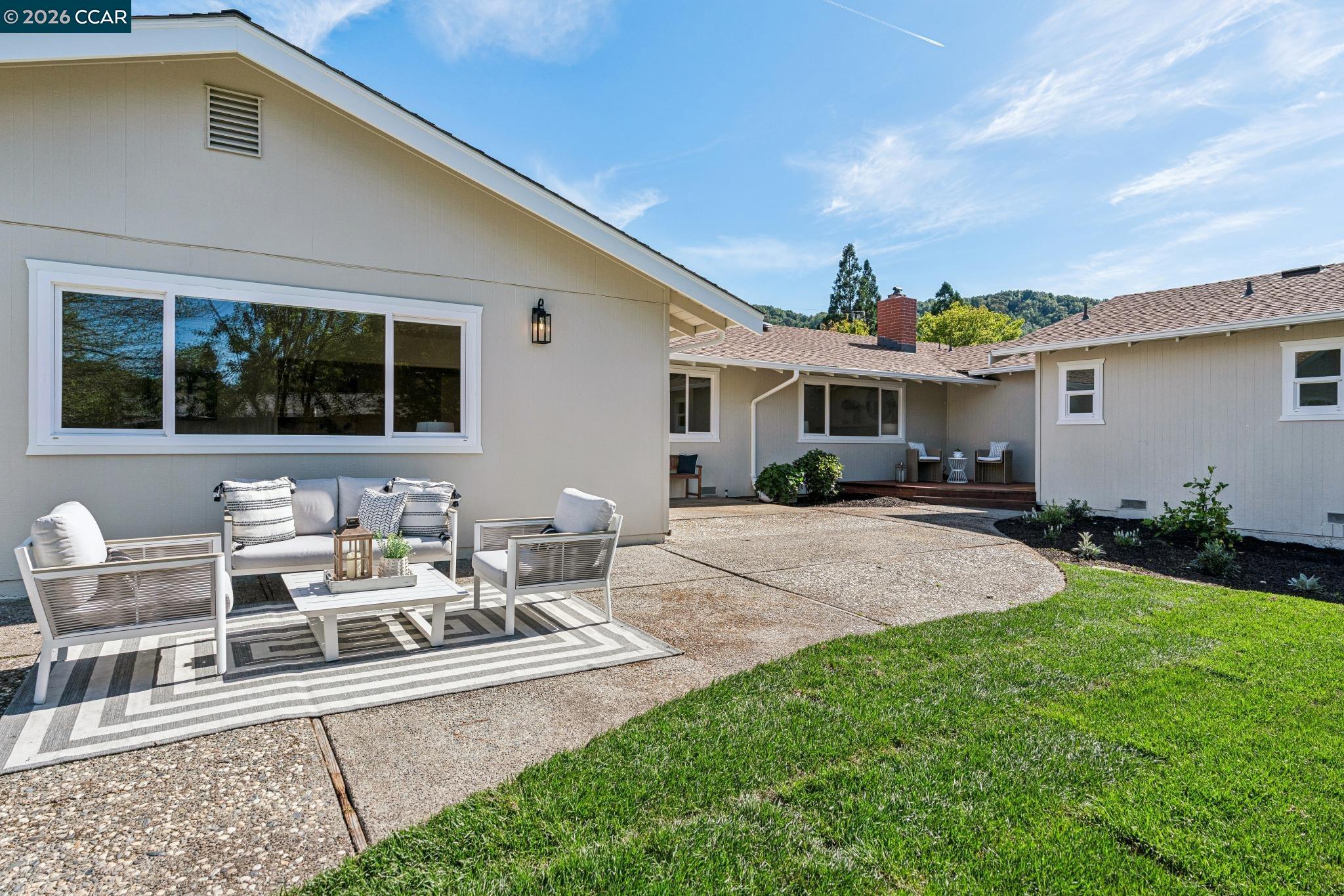 152 Tharp Dr