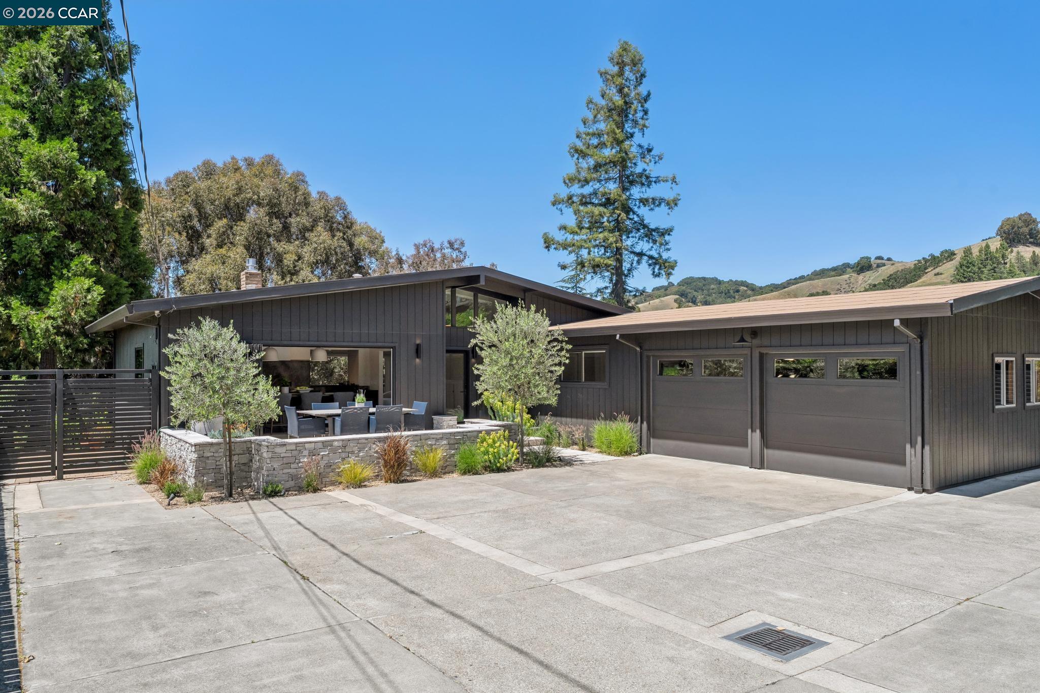 1119 Oak Hill Rd