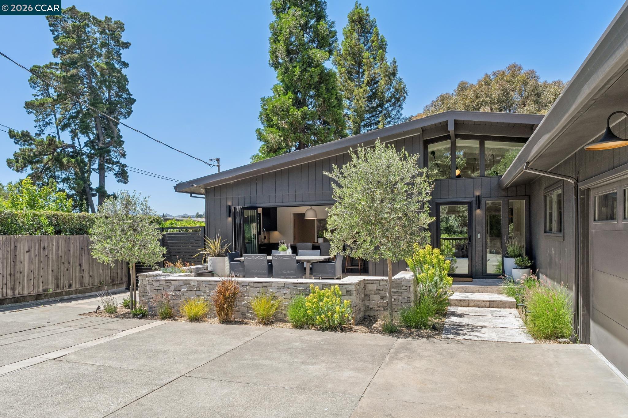 1119 Oak Hill Rd