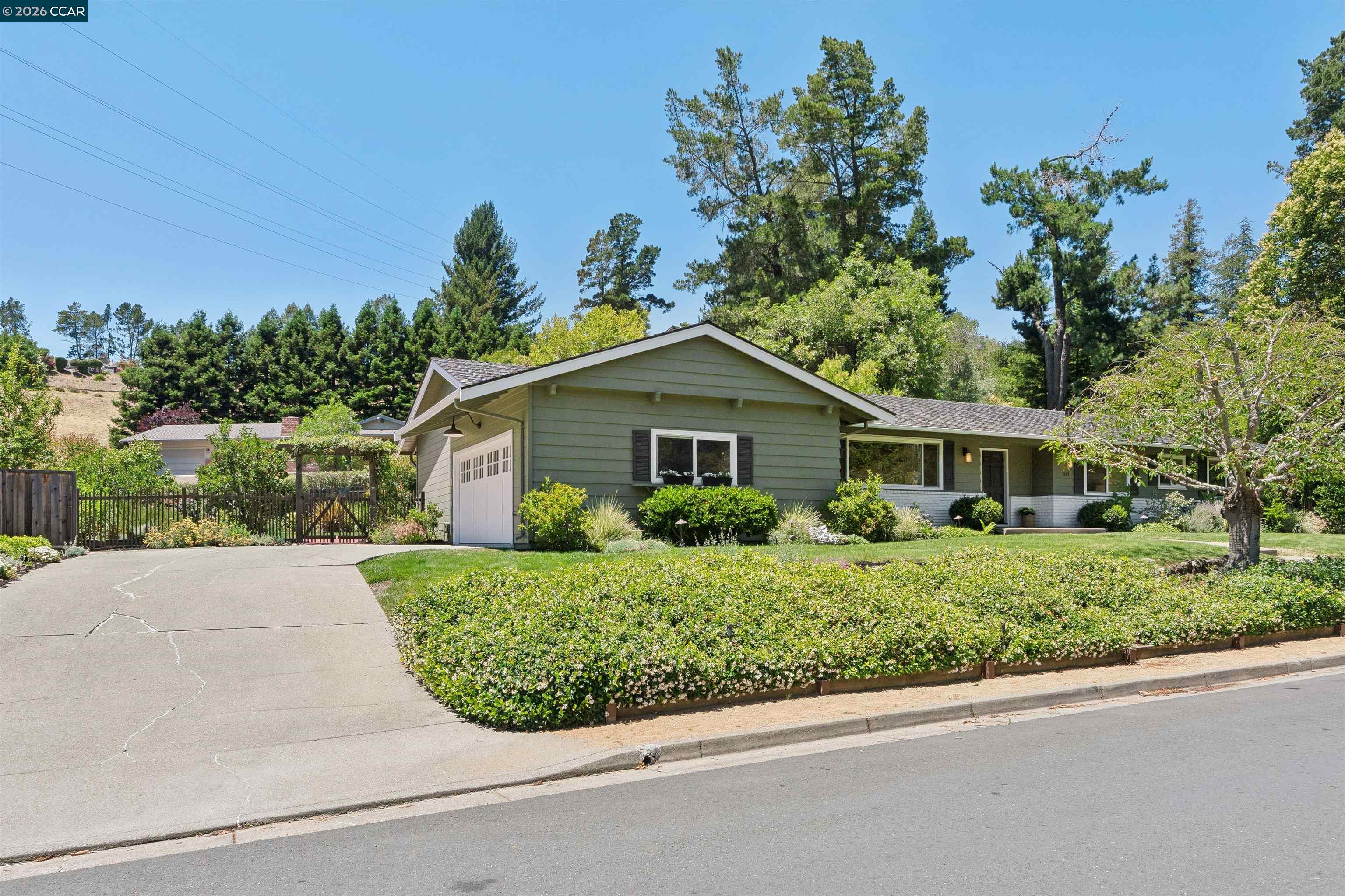 247 Corliss Dr