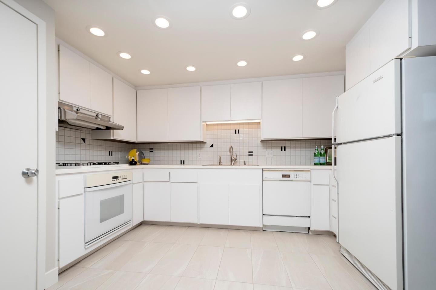 2330 Saint Francis WAY