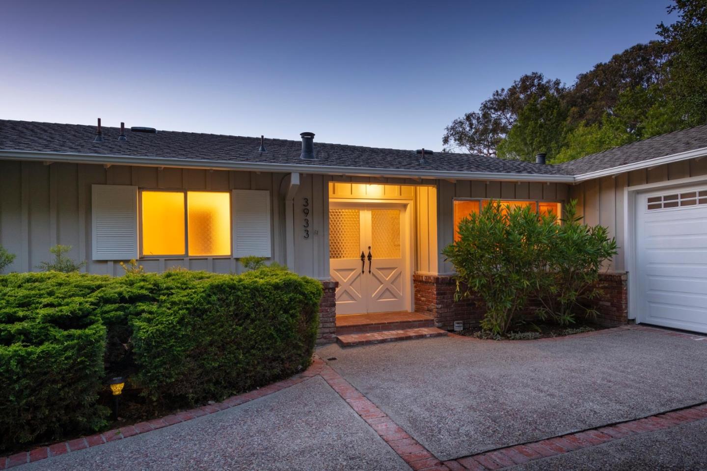 3933 Kingridge DR