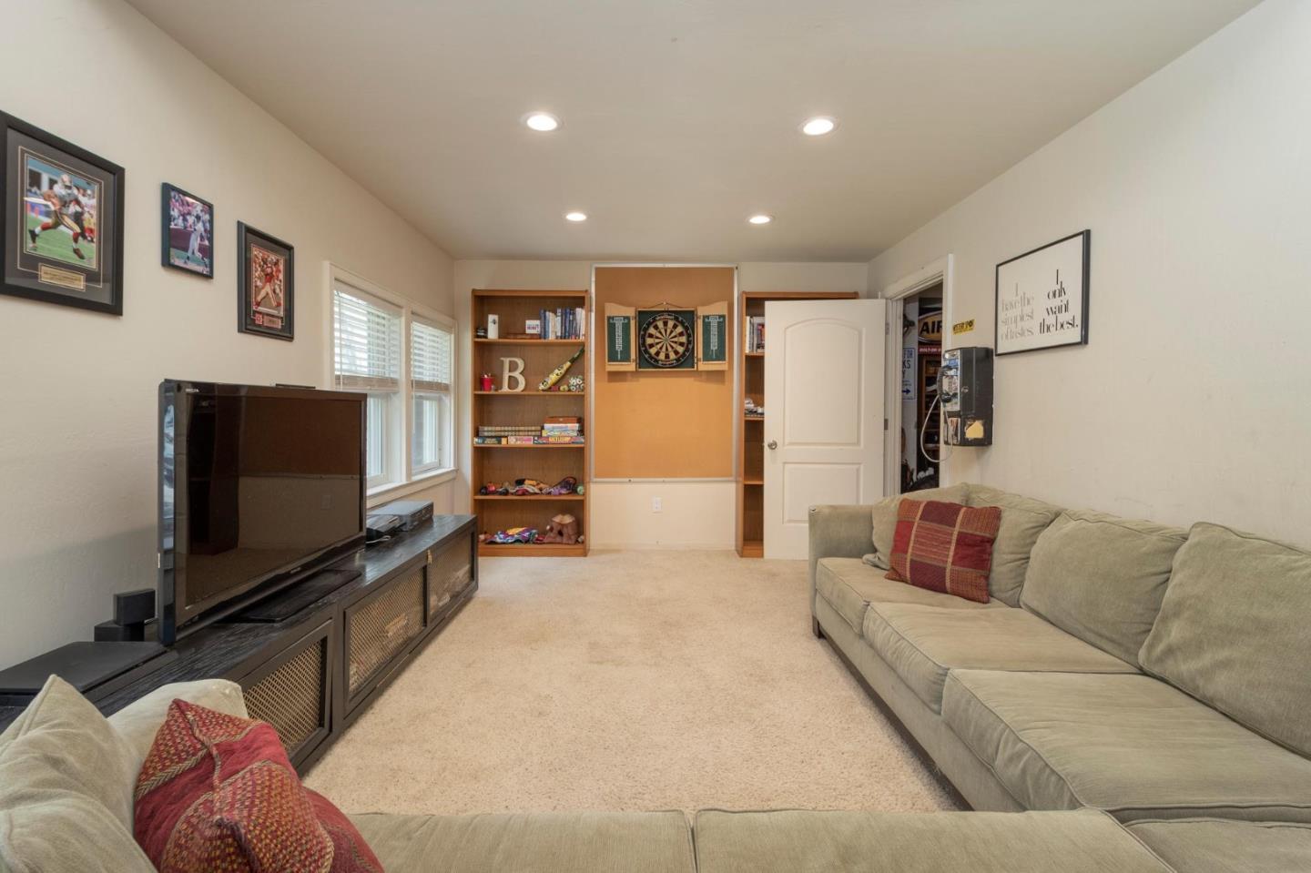 2970 Hallmark DR