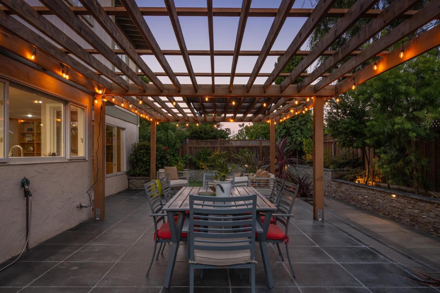 555 Compass CIR