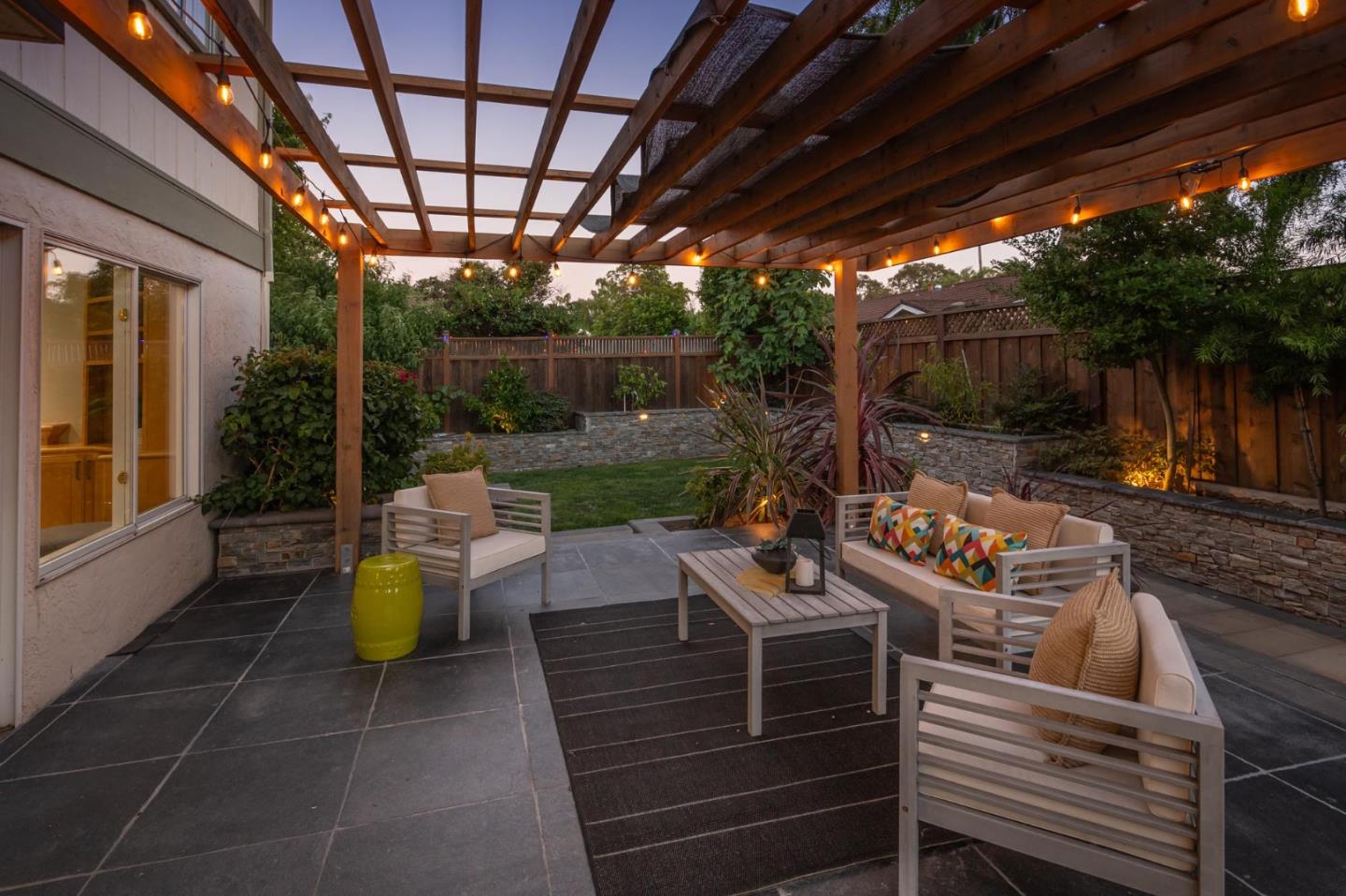 555 Compass CIR