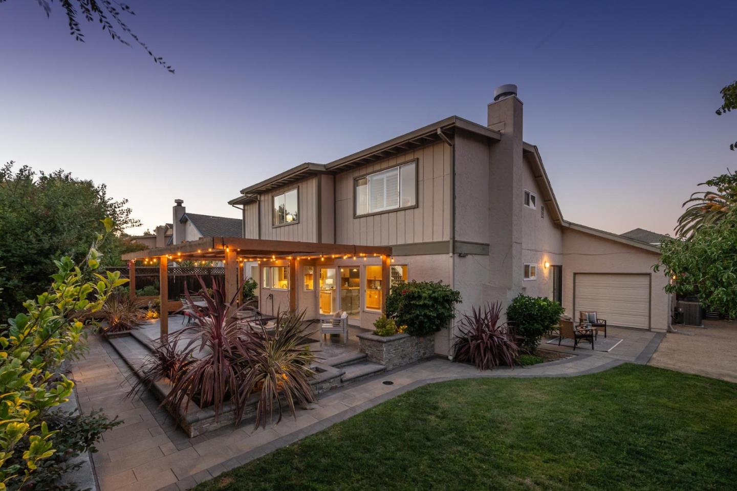 555 Compass CIR