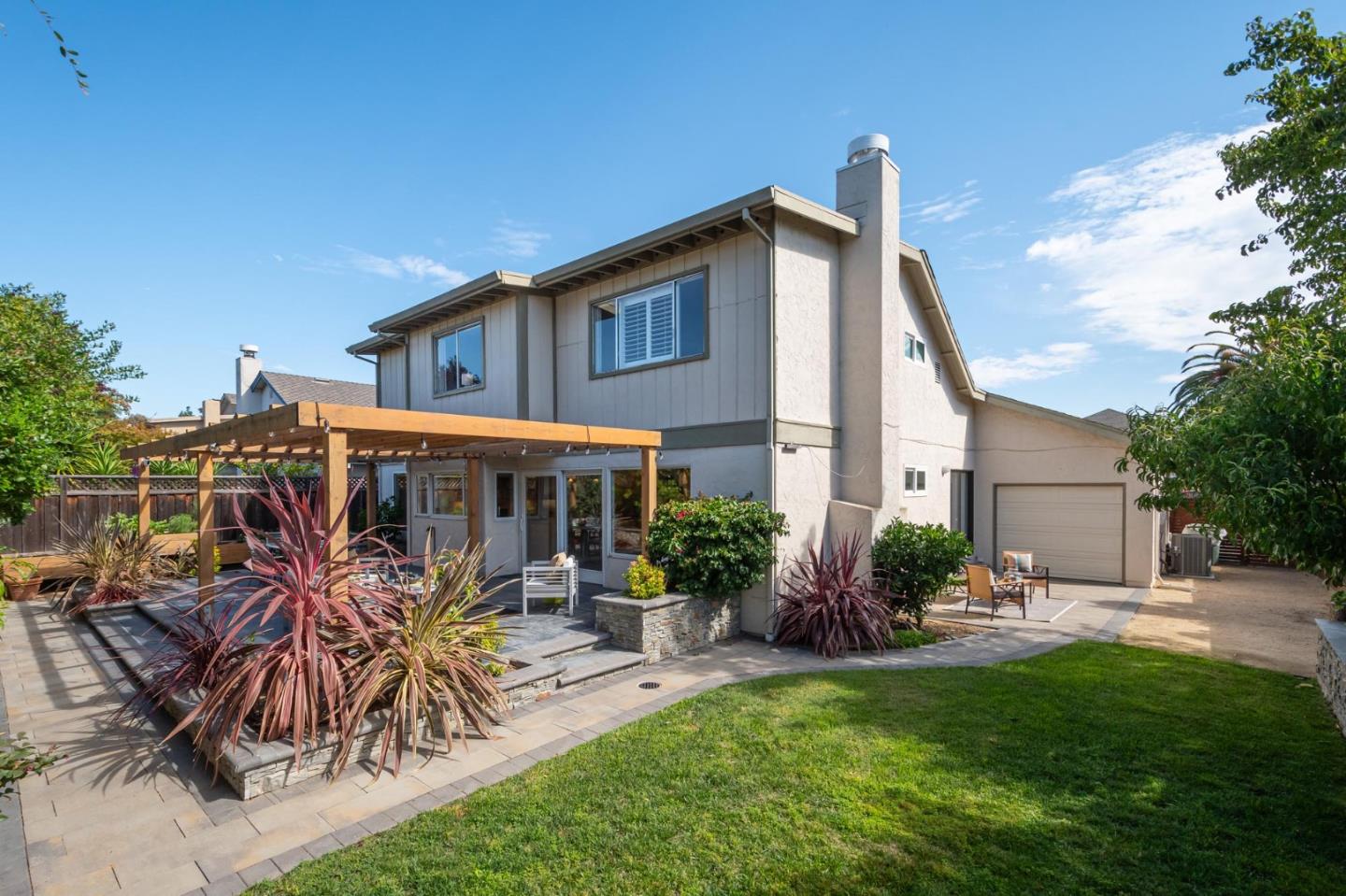 555 Compass CIR