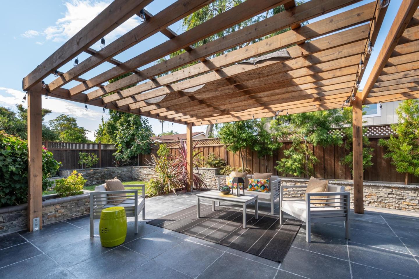 555 Compass CIR