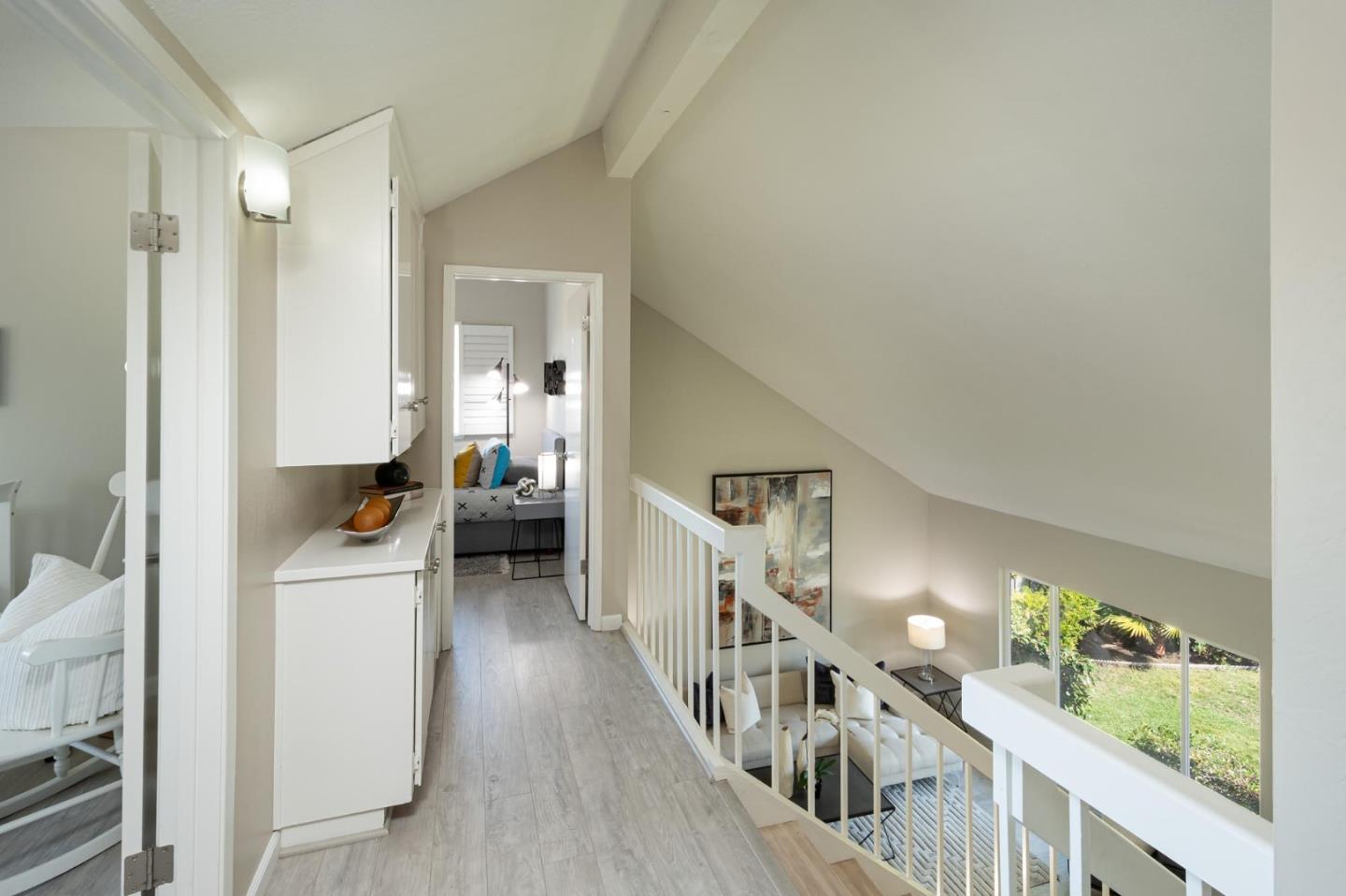555 Compass CIR