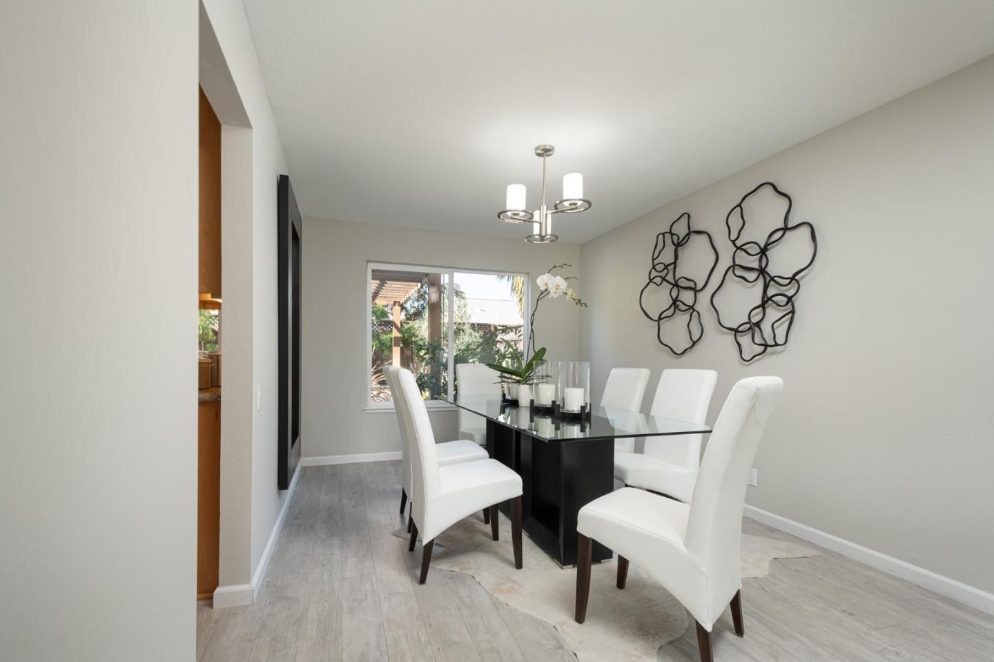 555 Compass CIR