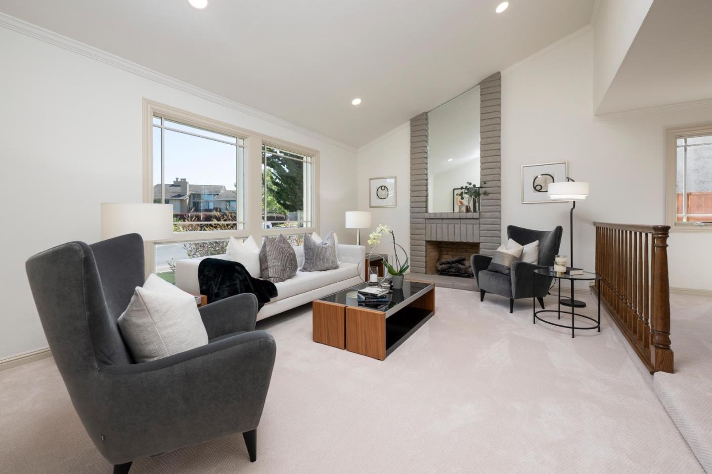 150 Crestview DR