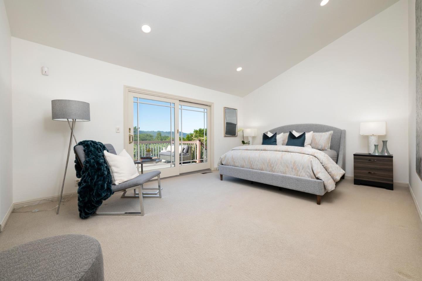 150 Crestview DR