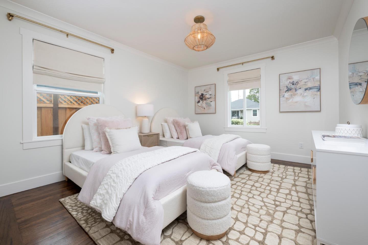 1144 Hawthorne Drive