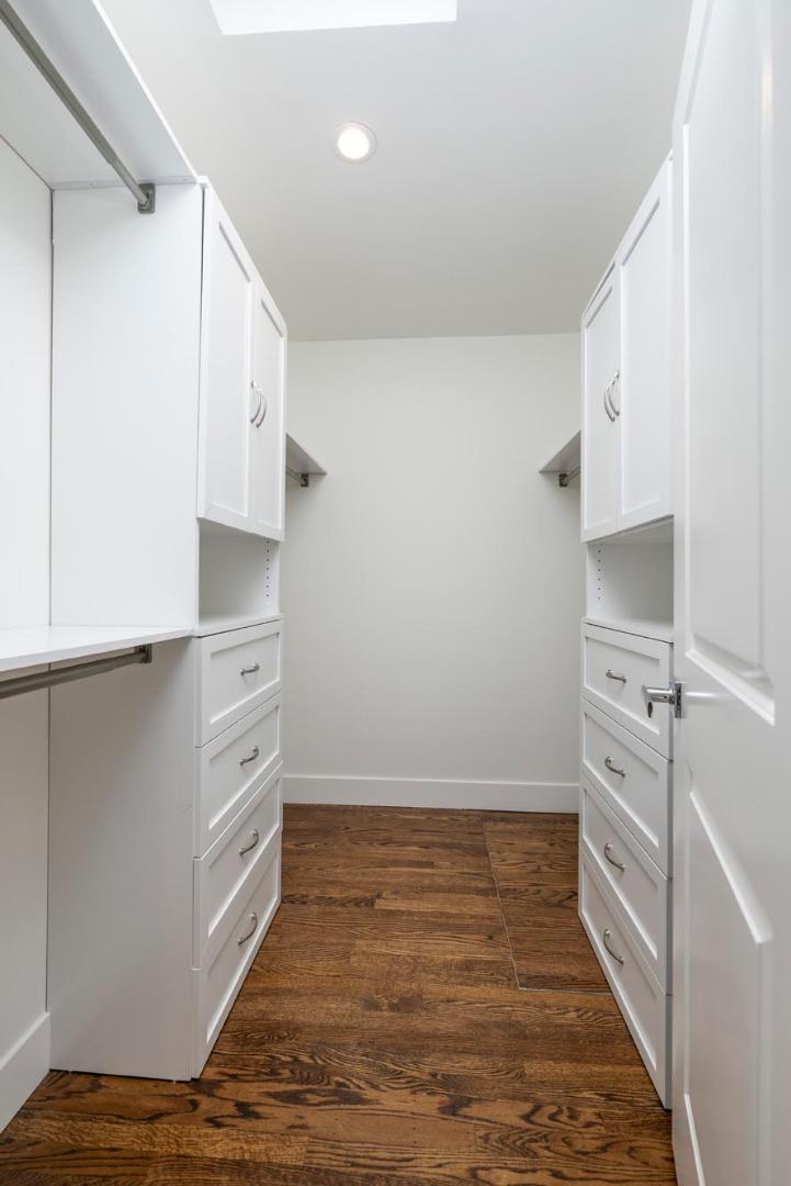 1144 Hawthorne Drive